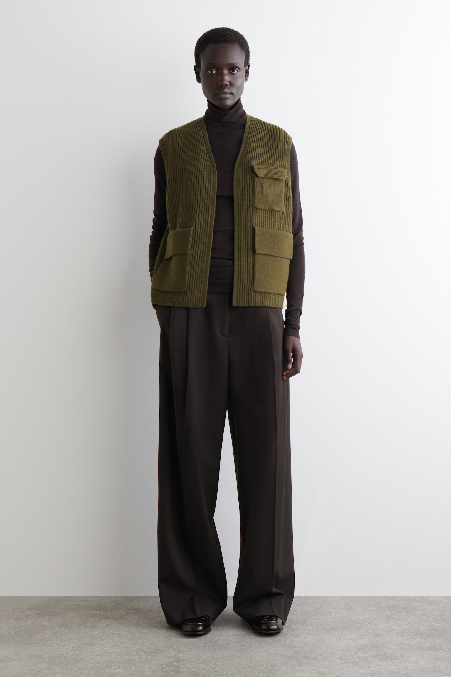 RIBBED MERINO WOOL UTILITY VEST - KHAKI MÉLANGE - 4