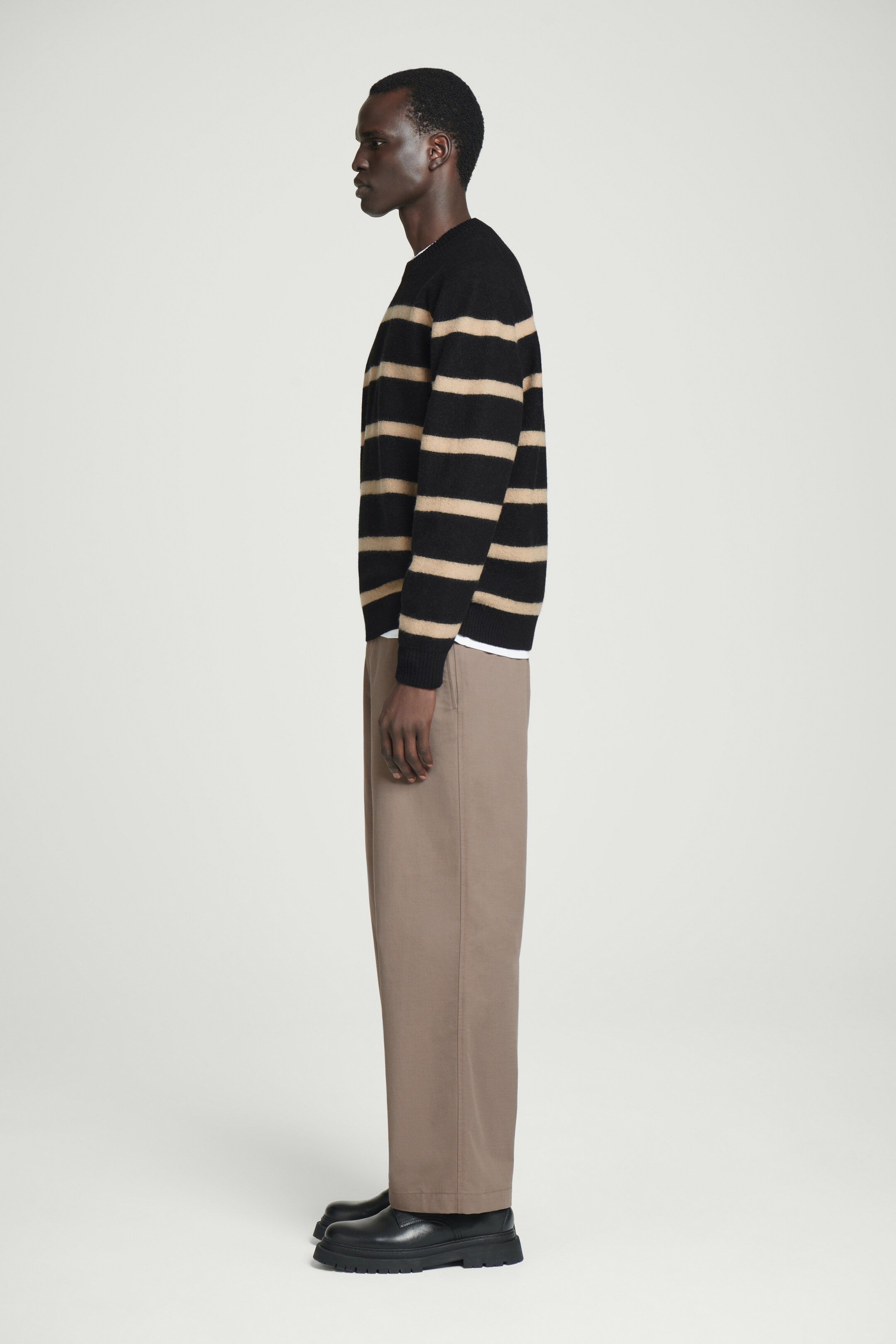 Agrandir l'image: PULL À COL RAS-DU-COU EN LAINE BOUILLIE - NOIR / BEIGE / RAYURES - HOMME | H&M CH 4