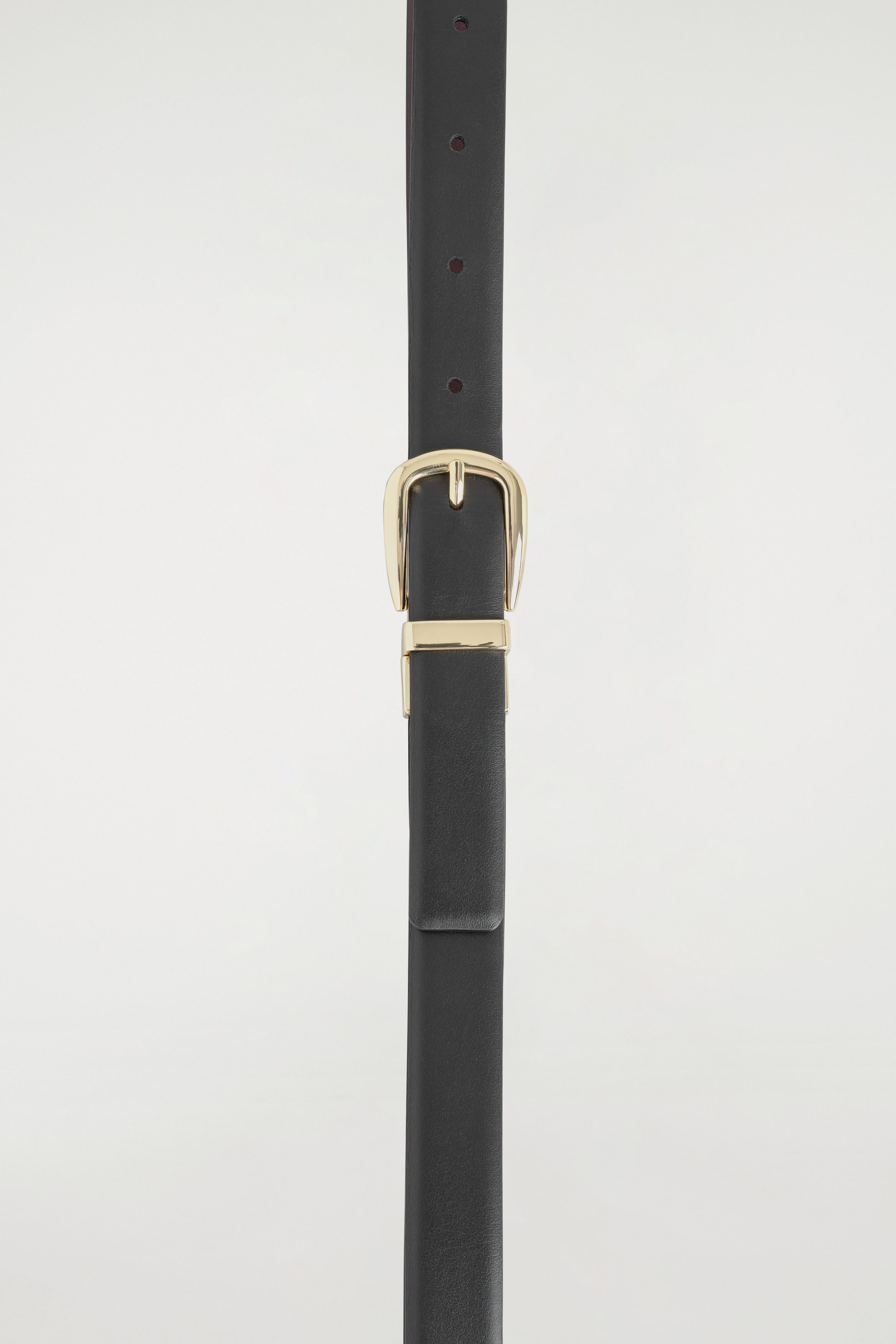 VÄNDBART LÄDERBÄLTE