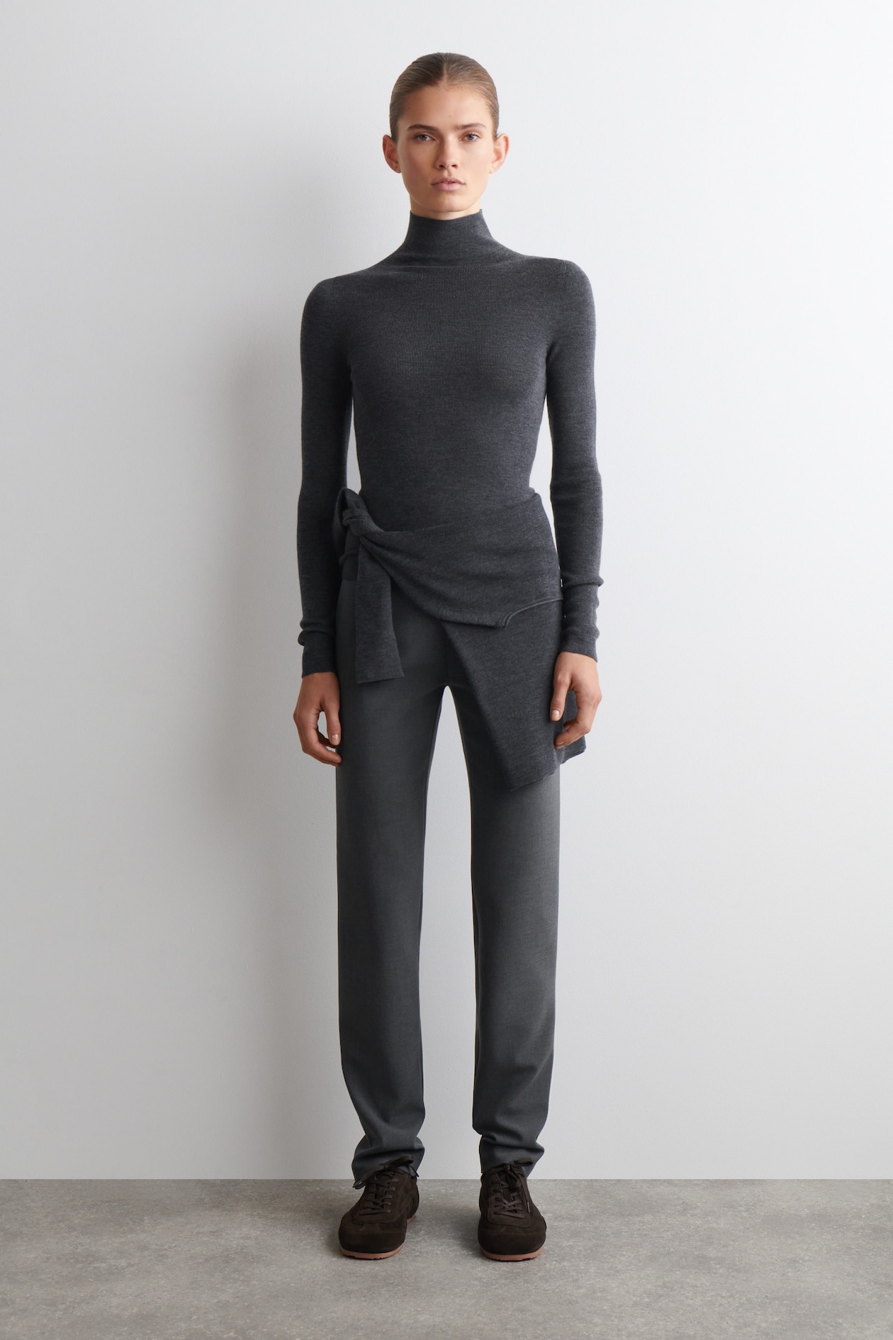 SEAMLESS MERINO WOOL TURTLENECK LONG-SLEEVED TOP — CHARCOAL MÉLANGE