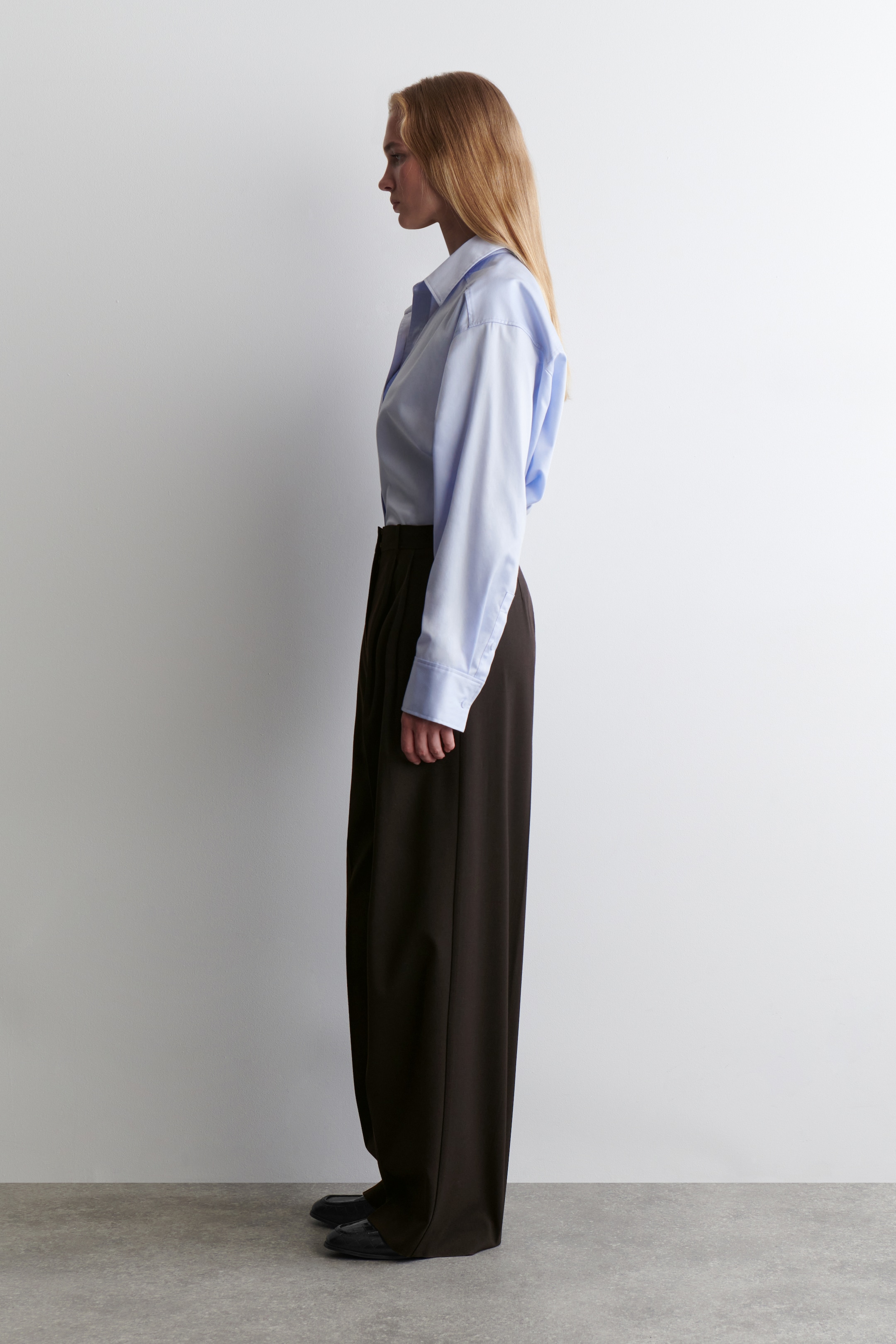 Grotere afbeelding bekijken: RELAXTE TWILL WIJDE BROEK - DONKERBRUIN - DAMES | H&M BE 4