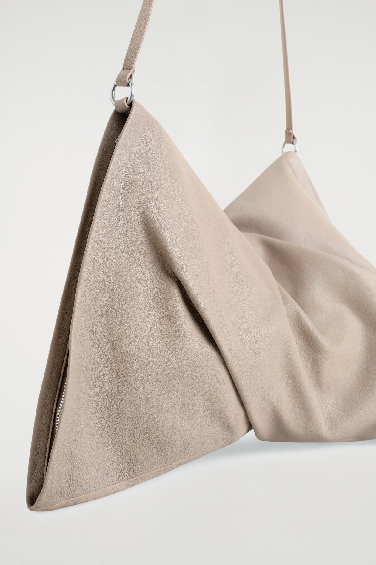 TWISTED CLUTCH BAG - LEATHER — WHEAT