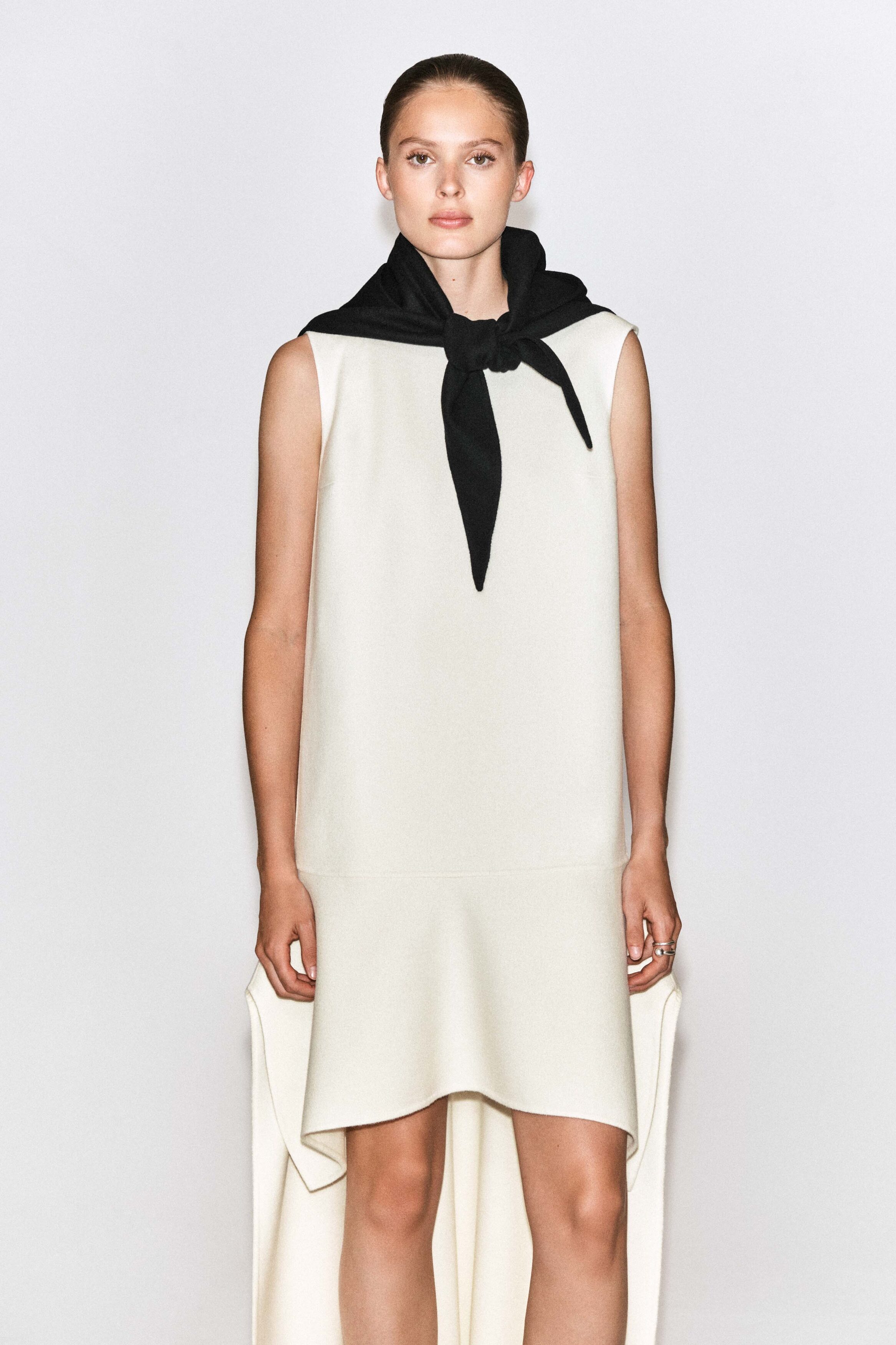 DOUBLE-FACED WOOL-BLEND HOOD - thumbnail 2