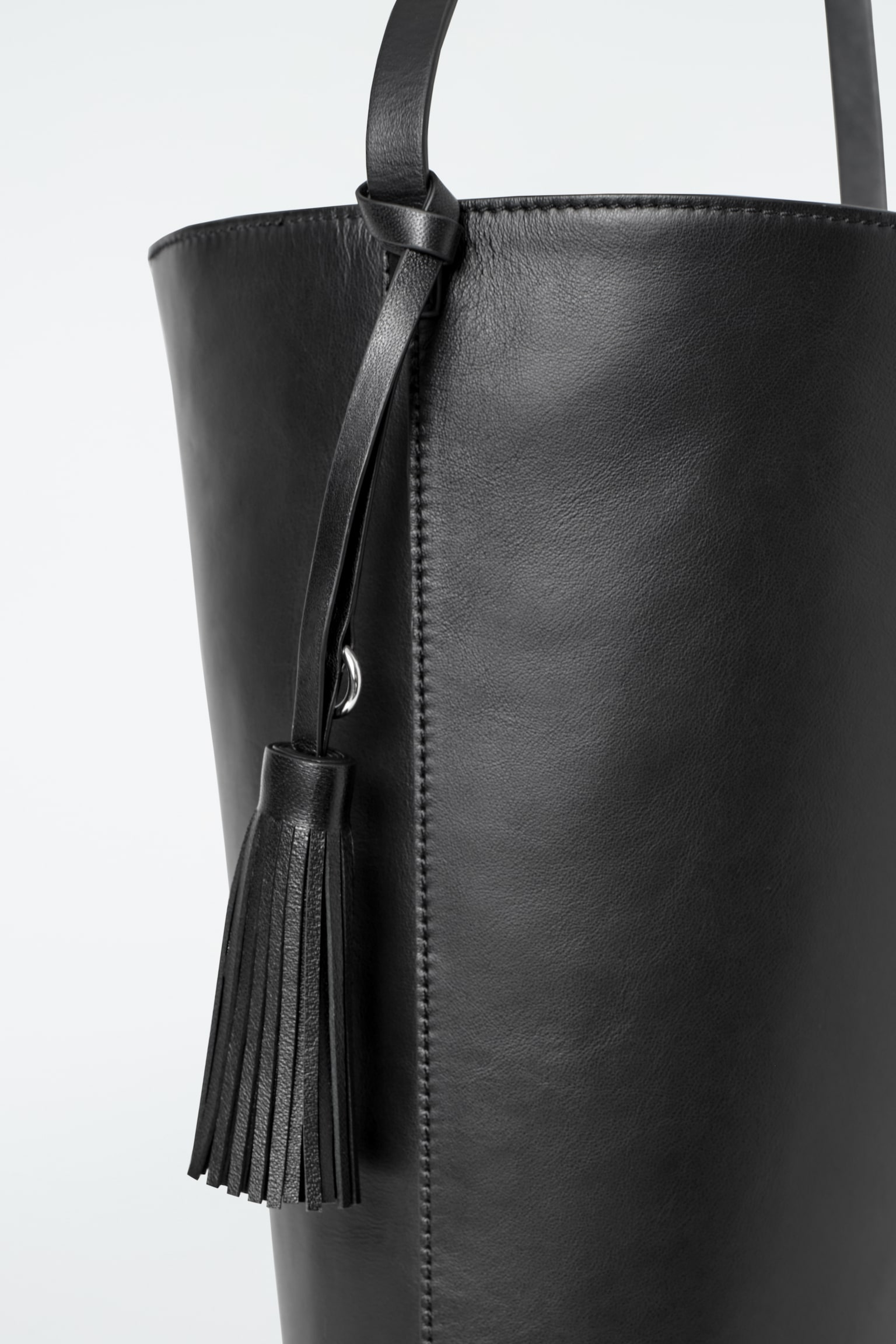 CIONDOLO PER BORSA IN PELLE CON FRANGE - NERO/ROSA - 4