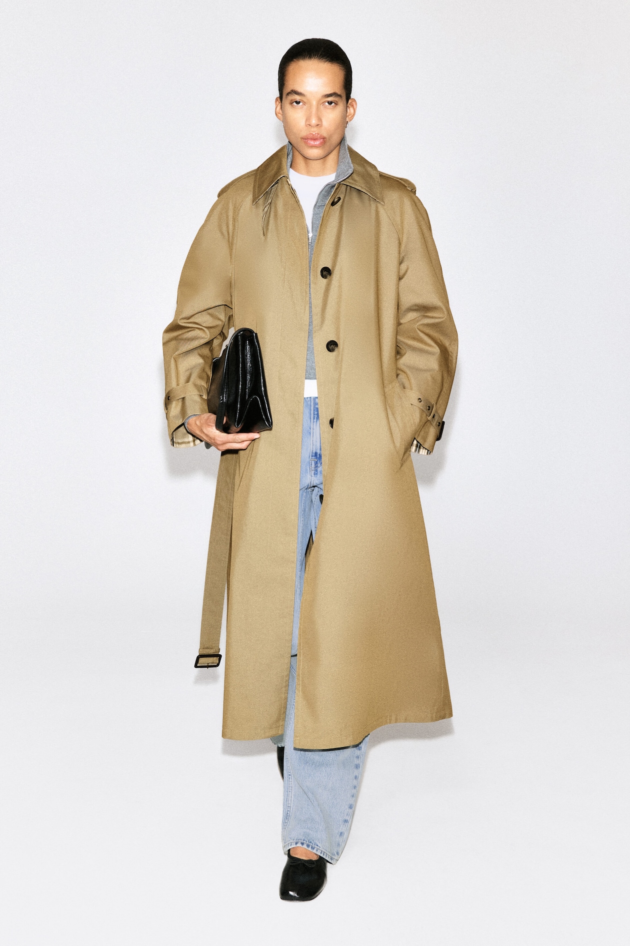 CHECK-DETAIL BELTED COTTON TRENCH COAT — BEIGE / CHECKED