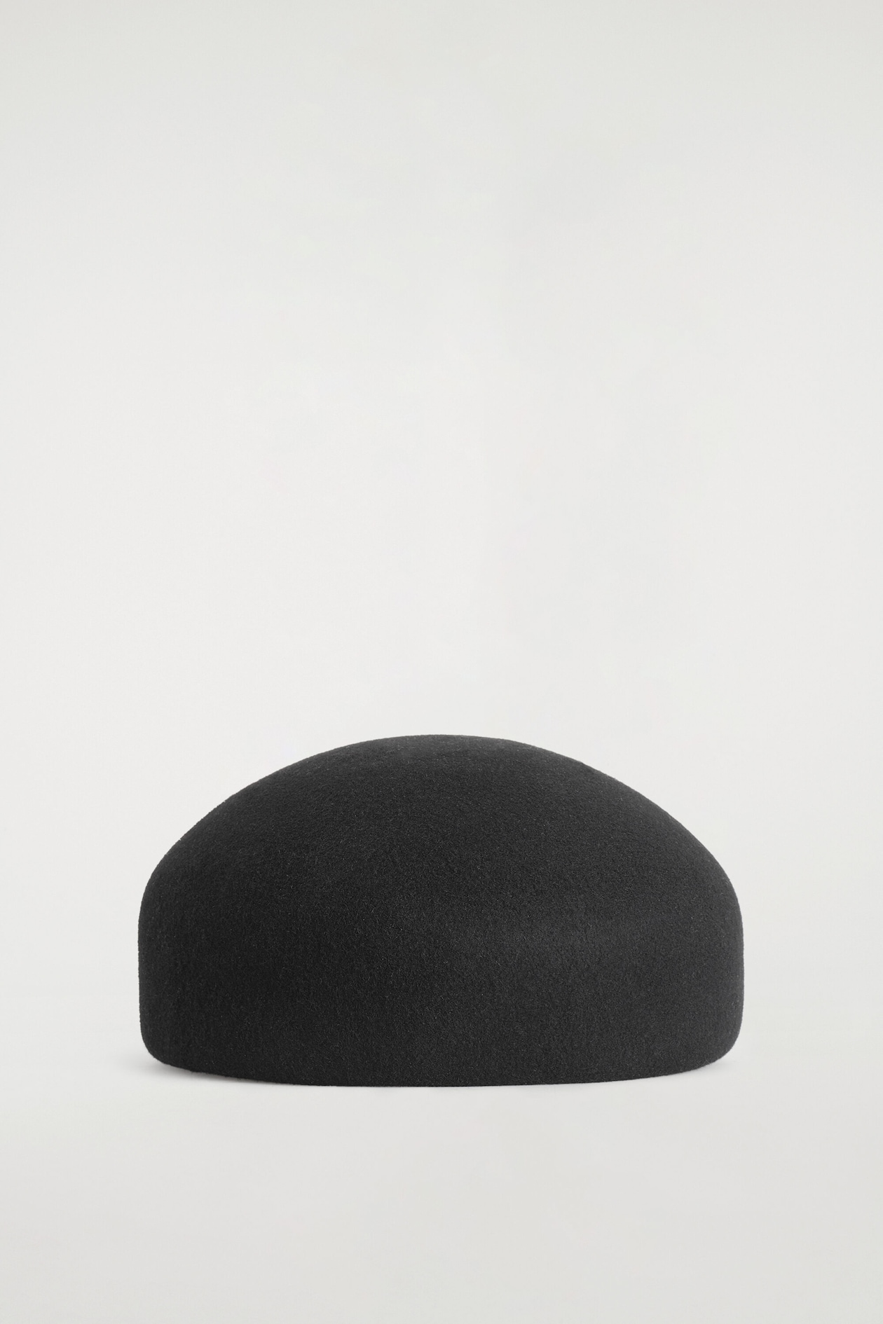 SCULPTED WOOL BERET — BLACK