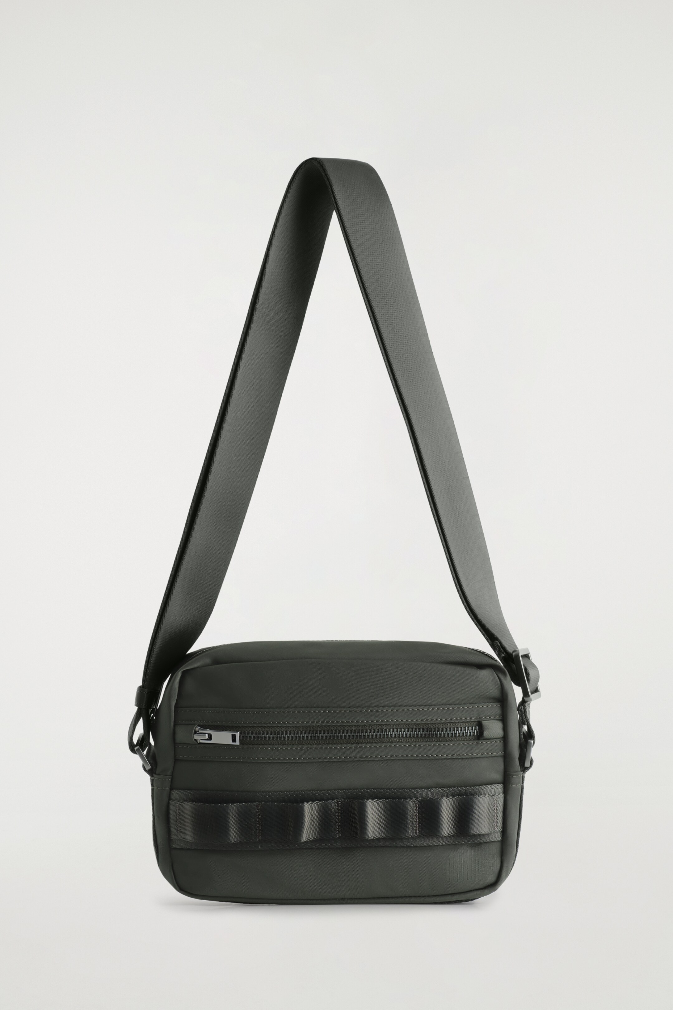 Zobacz większy obraz: NYLONOWA TORBA „TRANSIT” TYPU CROSSBODY - KHAKI - ON | H&M PL 3