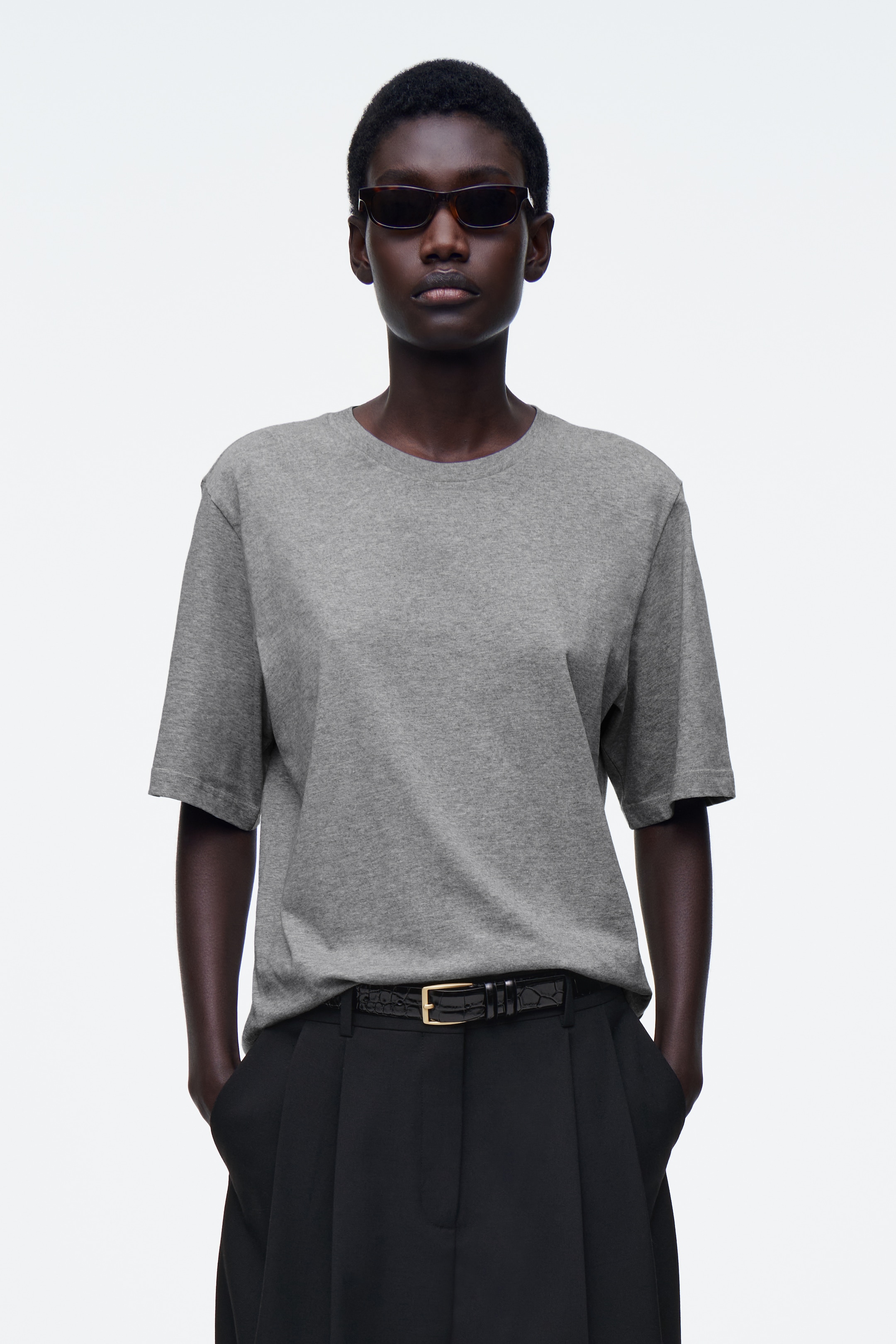 Se større billede: T-SHIRT I BOMULD – RELAXED - MELERET GRÅ - DAME | H&M DK 1