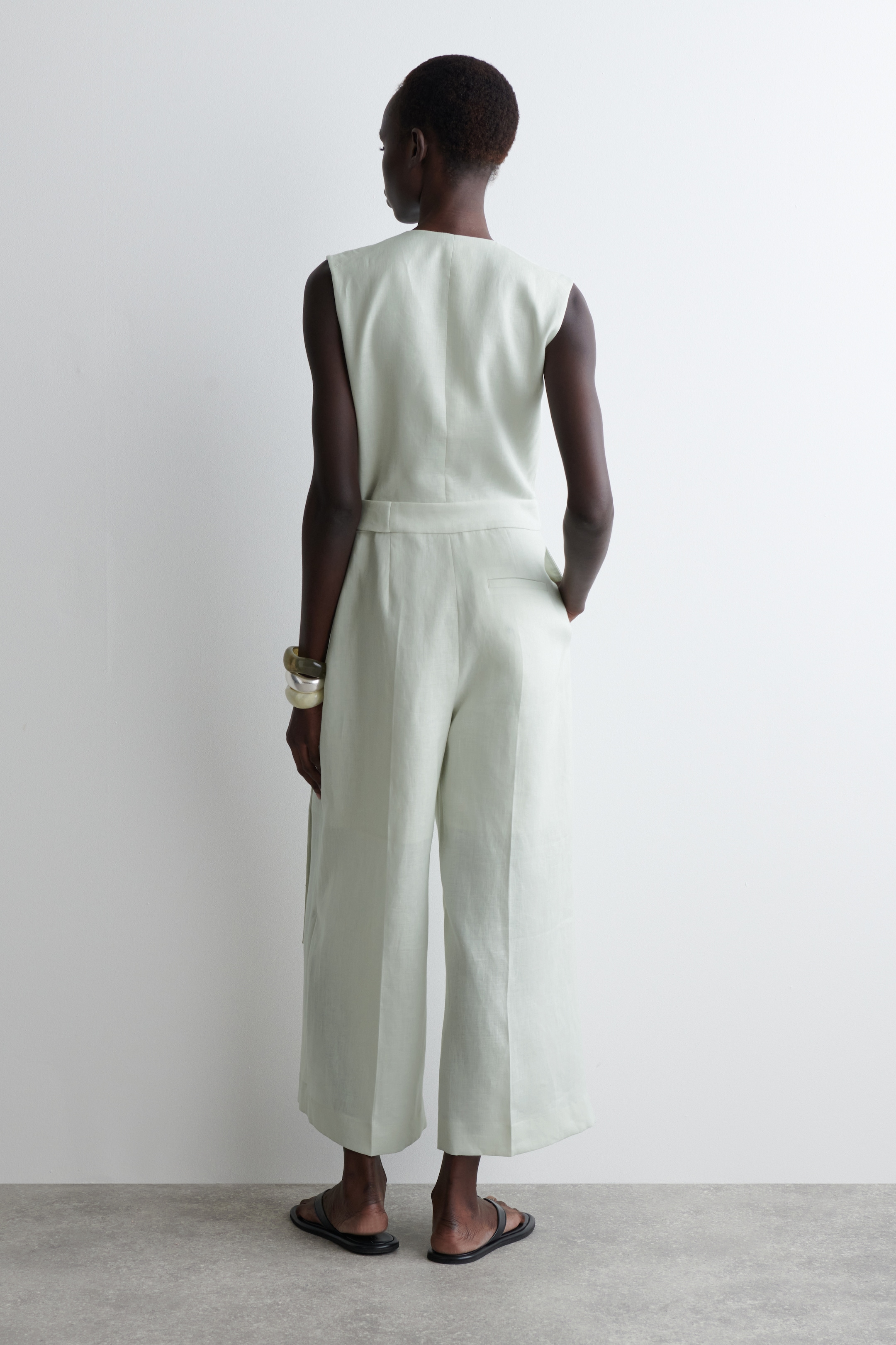 Ingrandisci l'immagine: WRAP-FRONT LINEN JUMPSUIT - LIGHT GREEN - DONNA | H&M CH 3