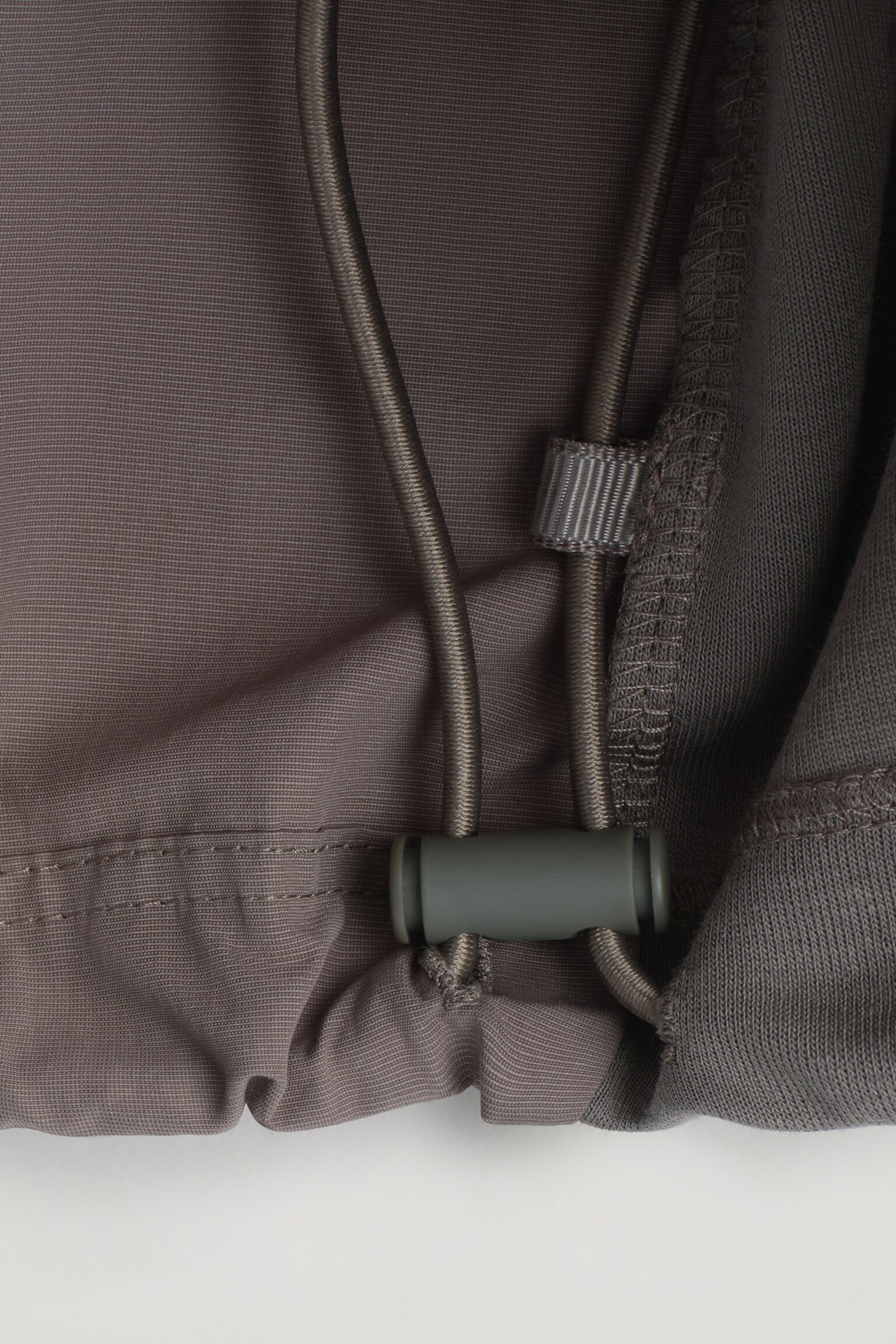 CAMISETA OVERSIZE CON PANEL DE NYLON - TOPO - 8
