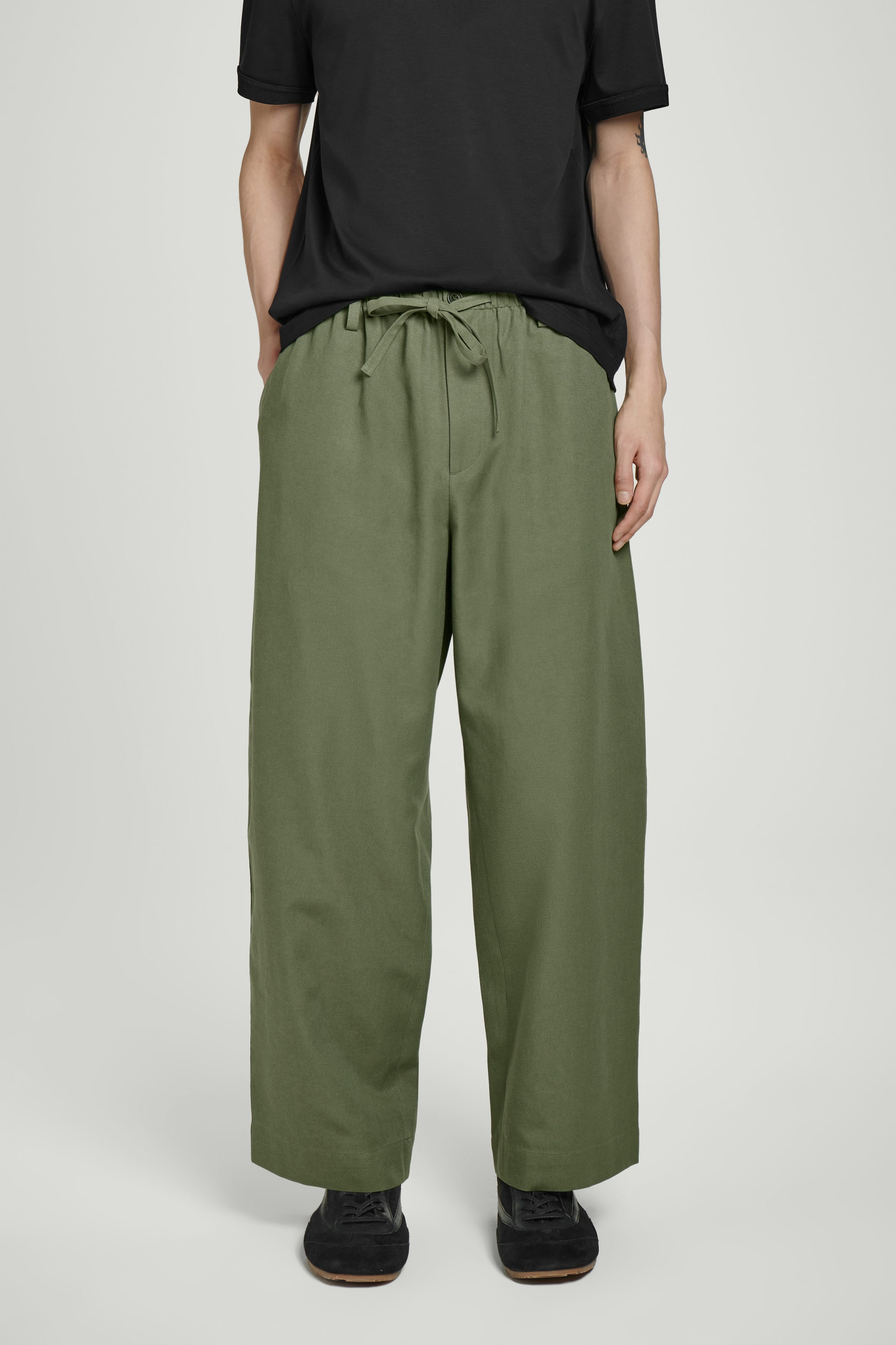 BARREL-LEG DRAWSTRING TROUSERS