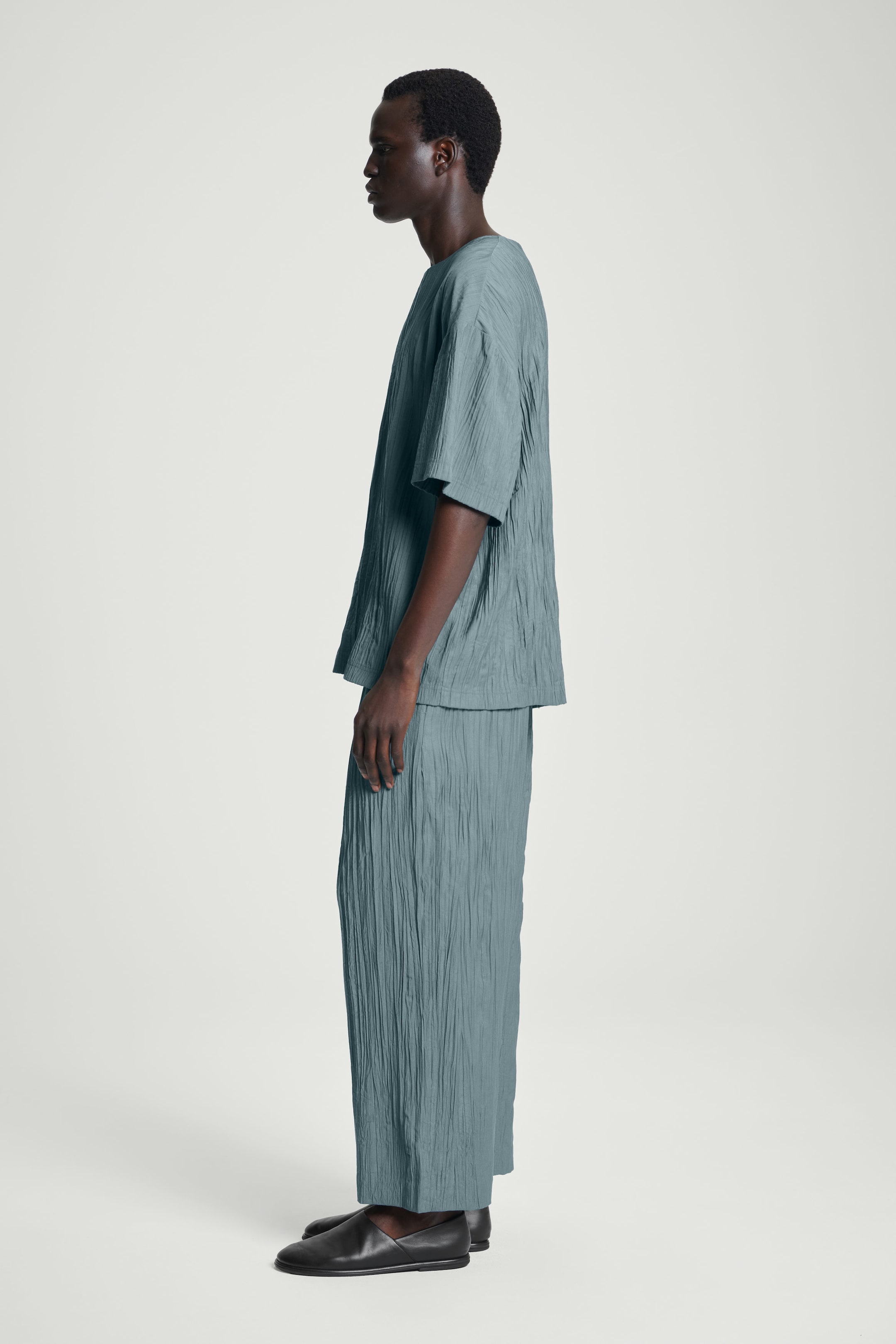 PANTALONI INCRESPATI A GAMBA LARGA