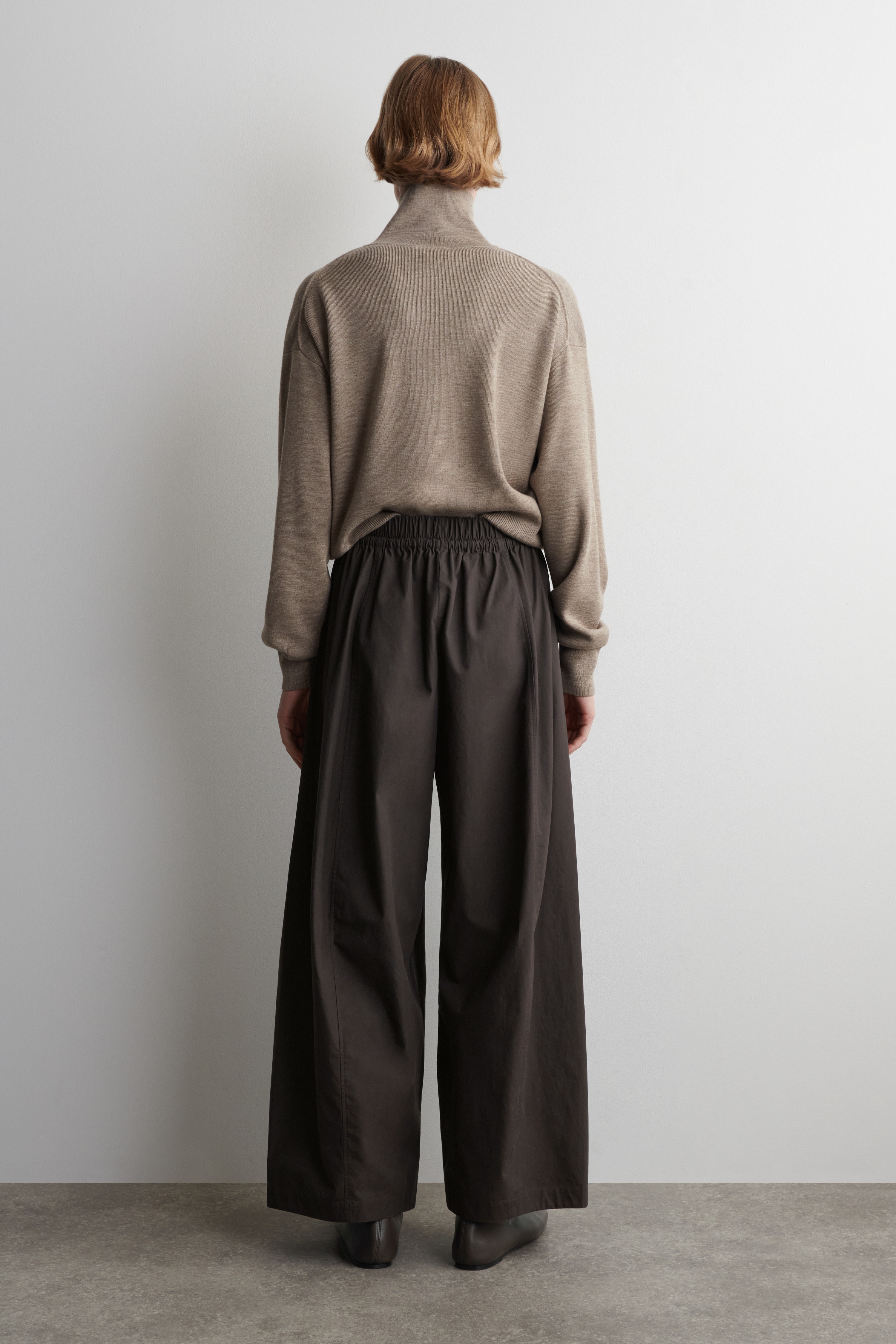 ELASTICATED BARREL-LEG TROUSERS