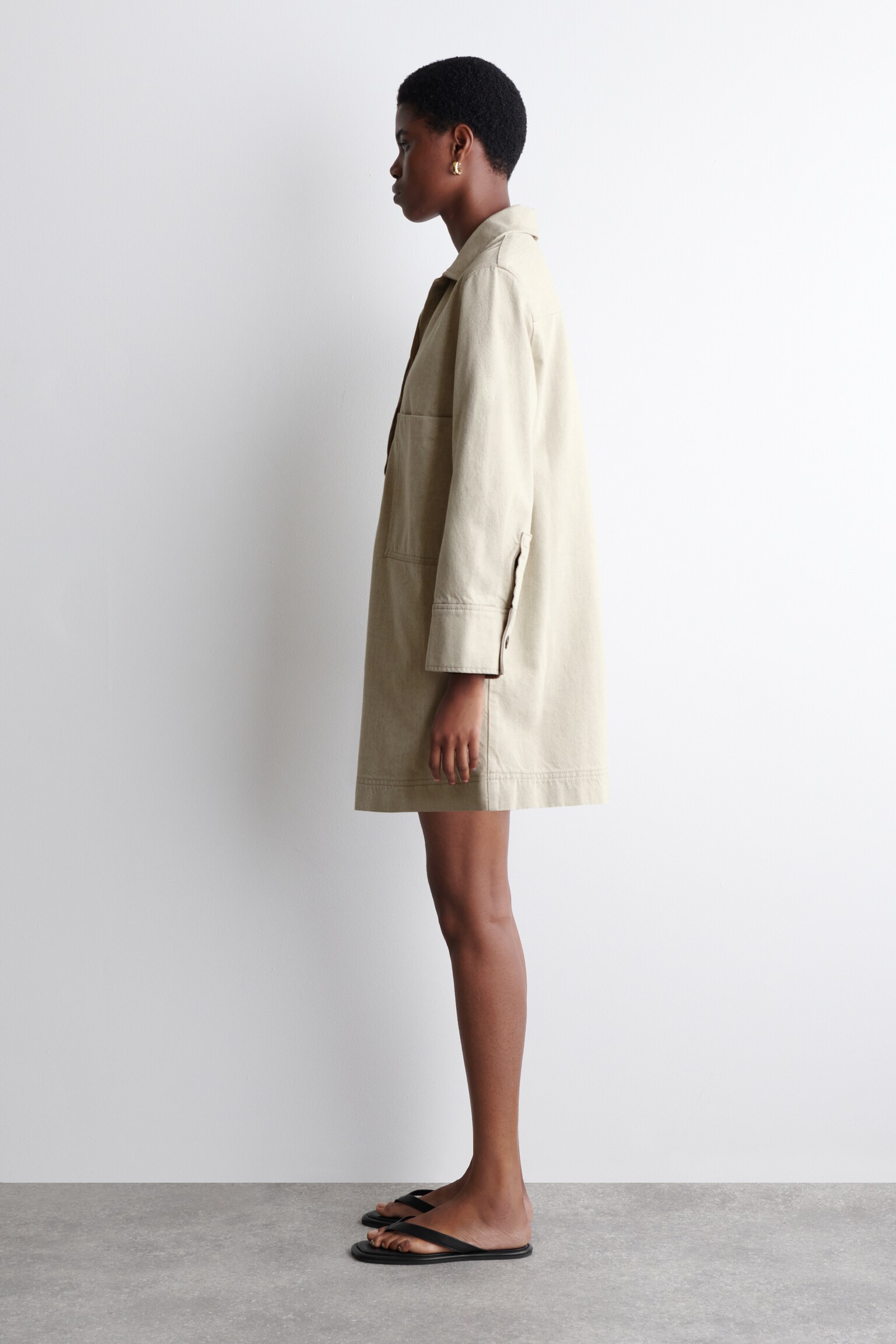 VESTIDO CAMISERO VAQUERO CON CUELLO ABIERTO - BEIGE - 6