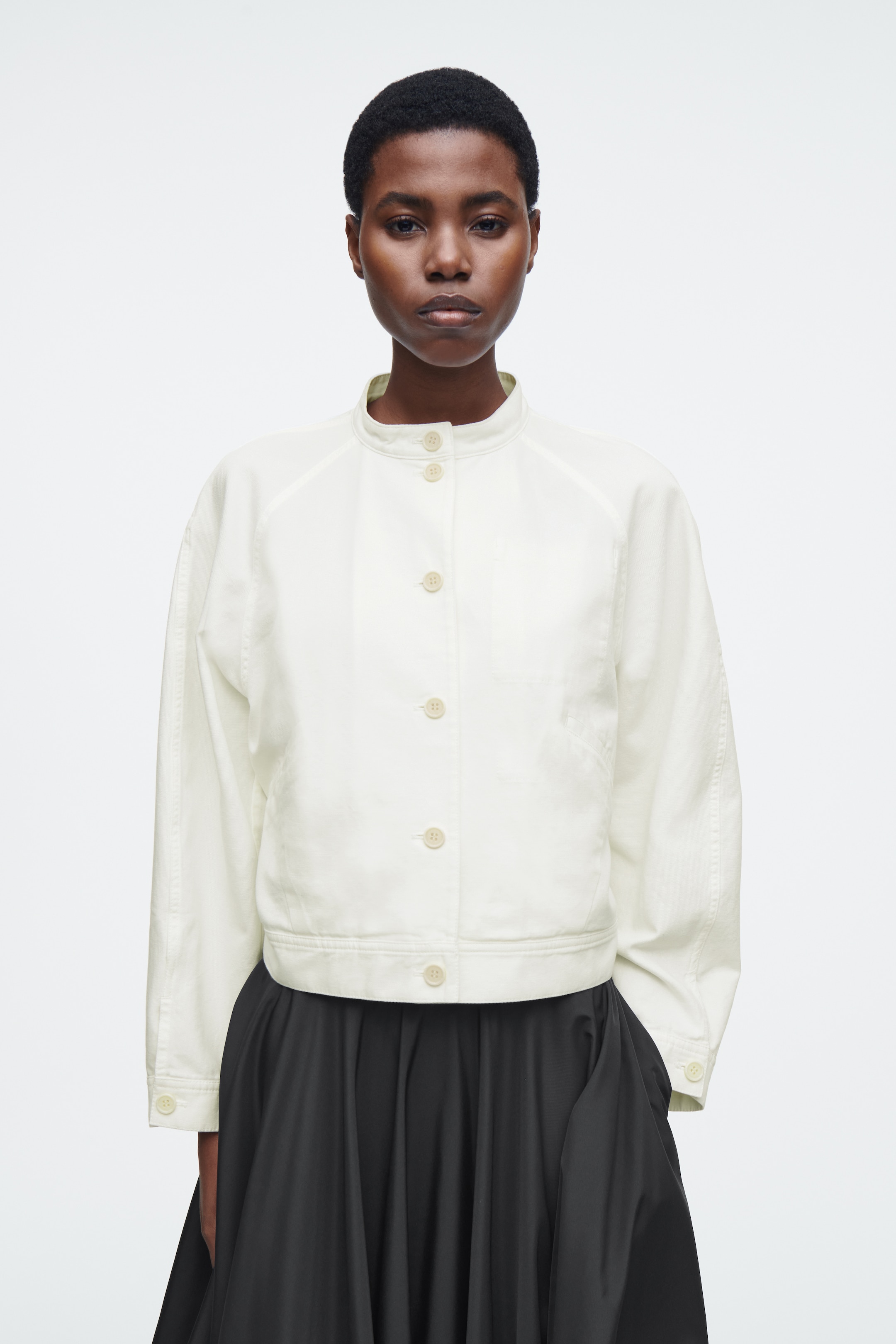 Größeres Bild ansehen: OVERSIZED-BOMBERJACKE AUS BAUMWOLLE - WEISS - Ladies | H&M DE 1