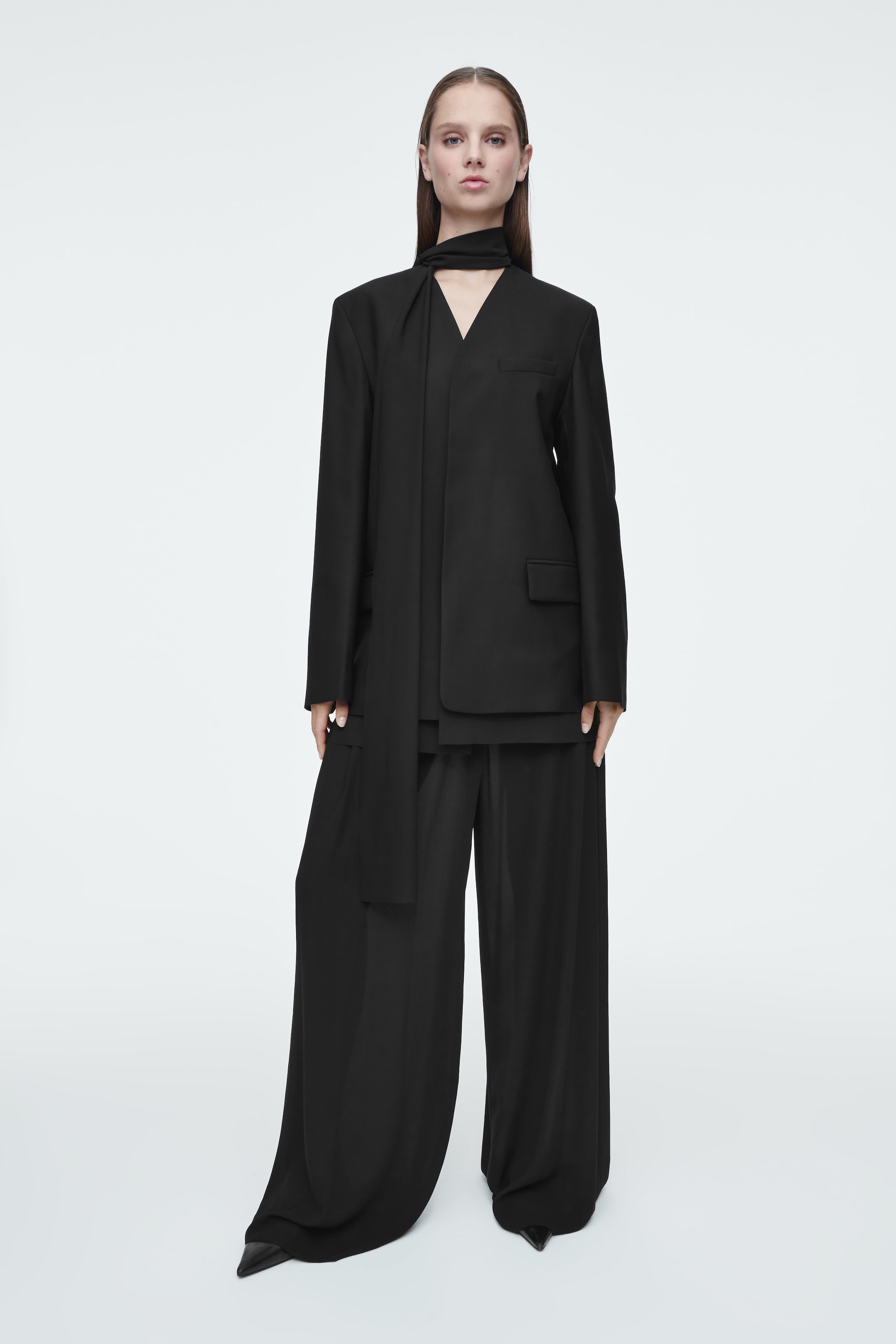 Grösseres Bild ansehen: WOLLBLAZER MIT SCHALDETAIL - SCHWARZ - DAMEN | H&M CH 5