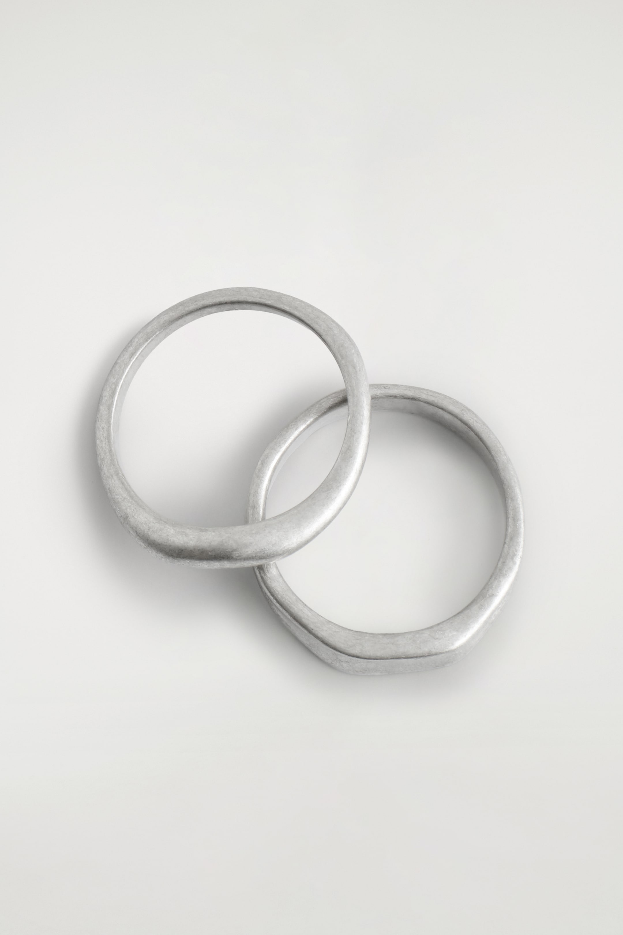 View larger image: 2-PACK HAMMERED RINGS - SILVER - Men | H&M GB 4
