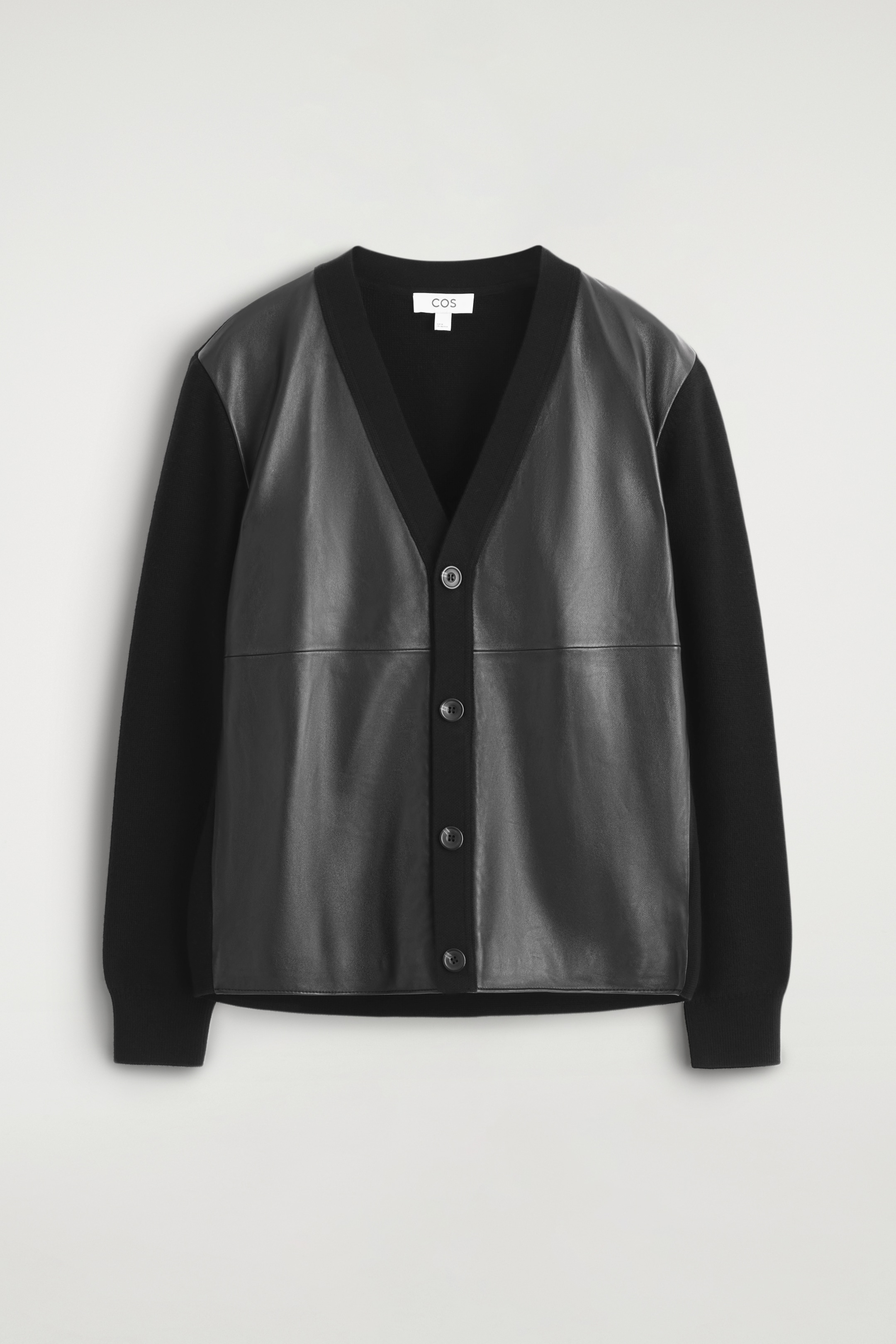 Grösseres Bild ansehen: STRICKJACKE AUS WOLLE MIT LEDERDETAILS - SCHWARZ - HERREN | H&M CH 6