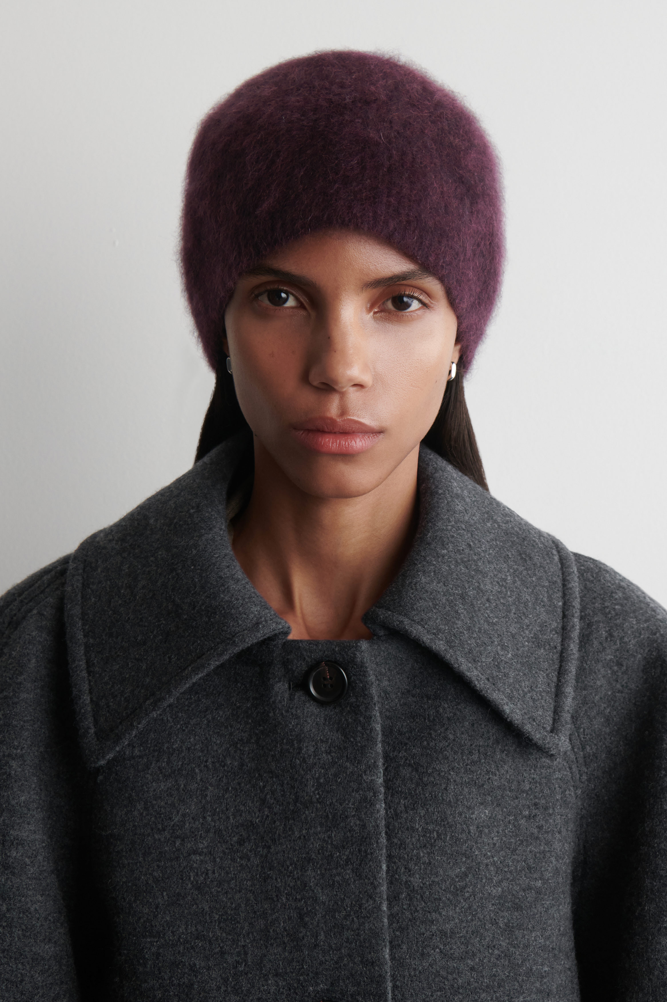 BRUSHED-CASHMERE BEANIE - BURGUNDY | COS display picture 1