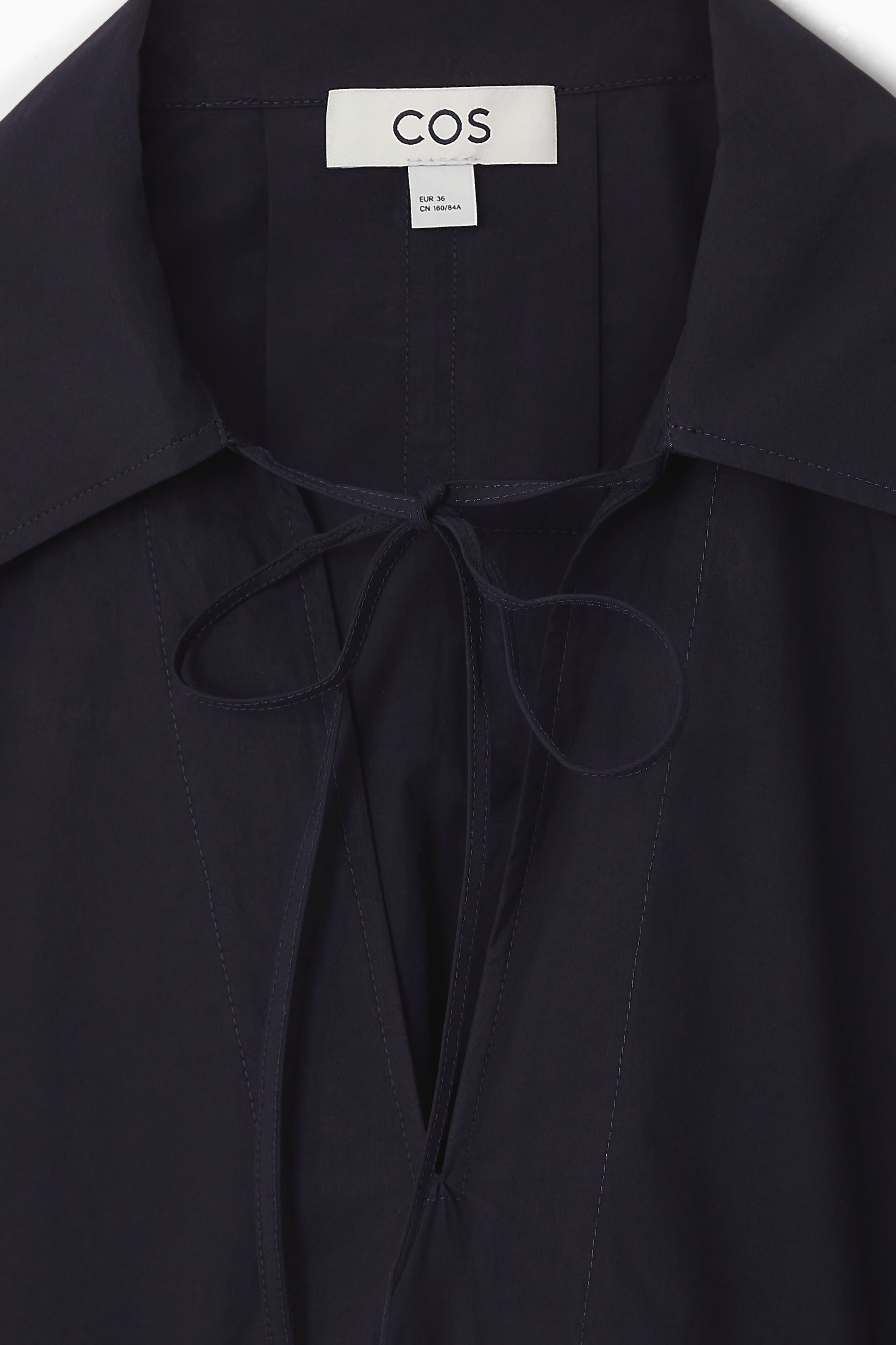 Ingrandisci l'immagine: TIE-FRONT V-NECK BLOUSE - NAVY - DONNA | H&M CH 2