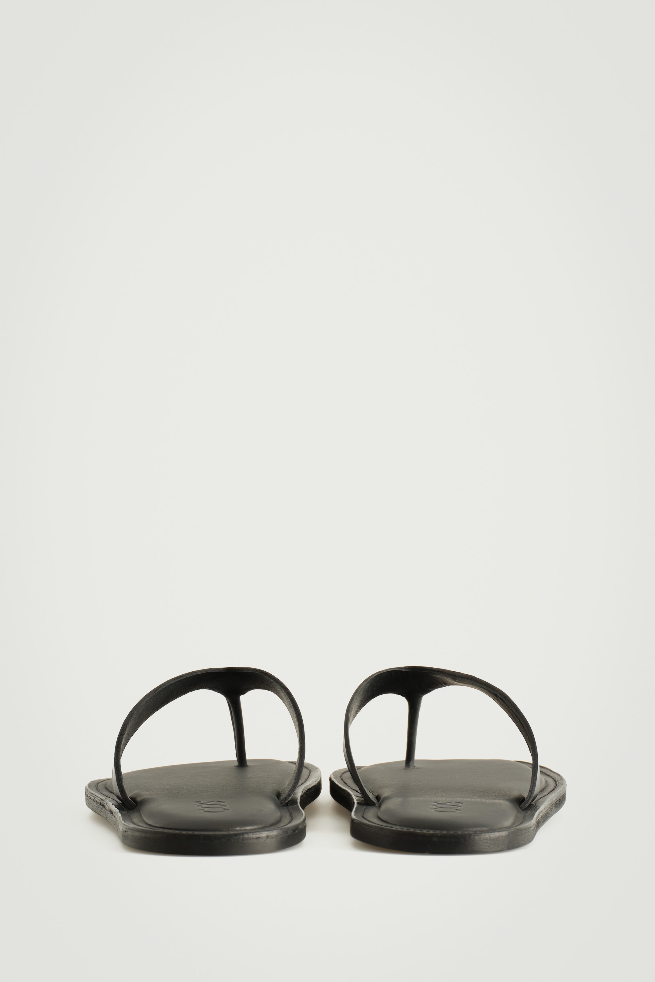 Ingrandisci l'immagine: LEATHER FLIP FLOPS - BLACK - UOMO | H&M CH 7