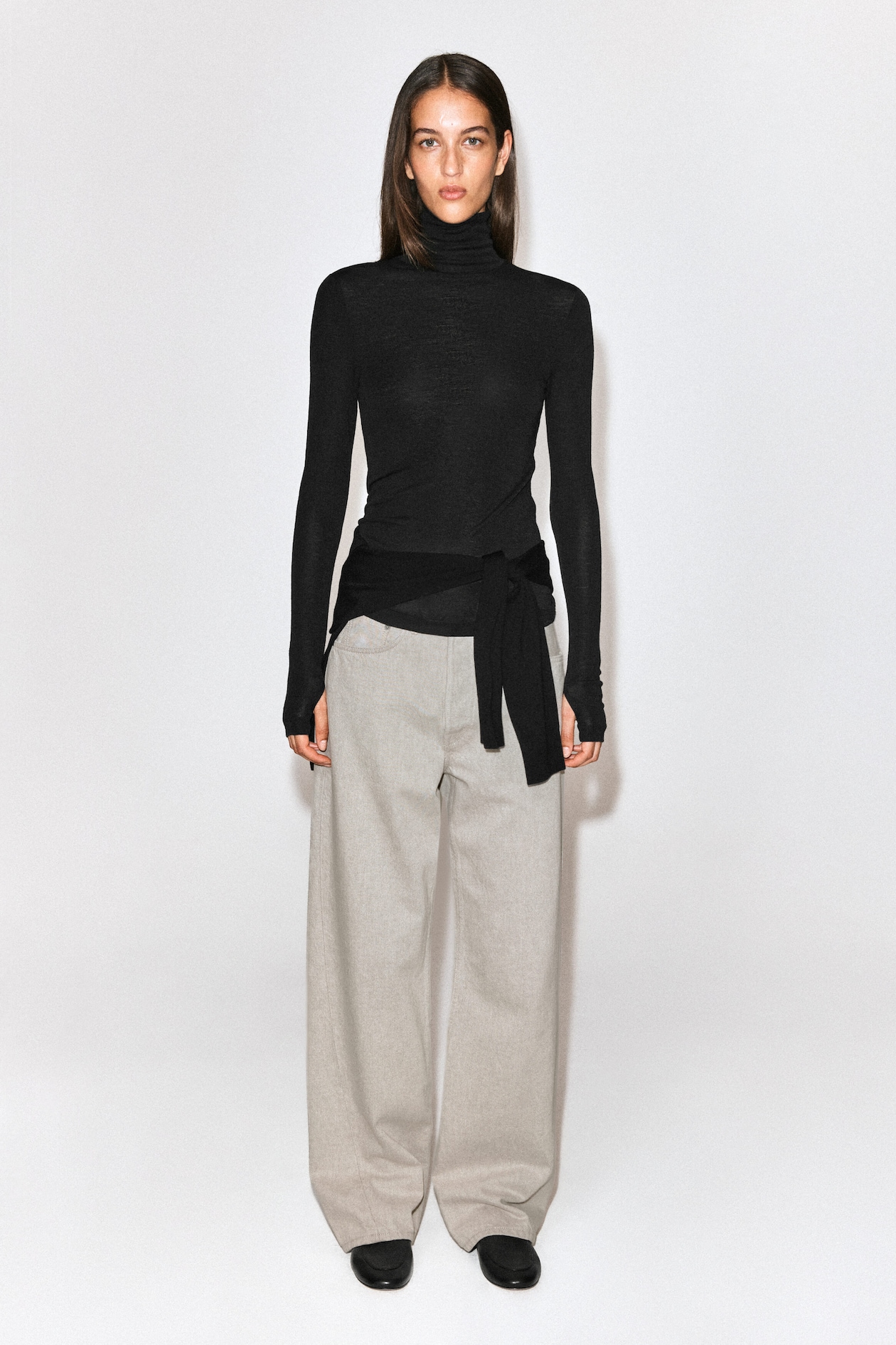MERINO WOOL TURTLENECK TOP — BLACK