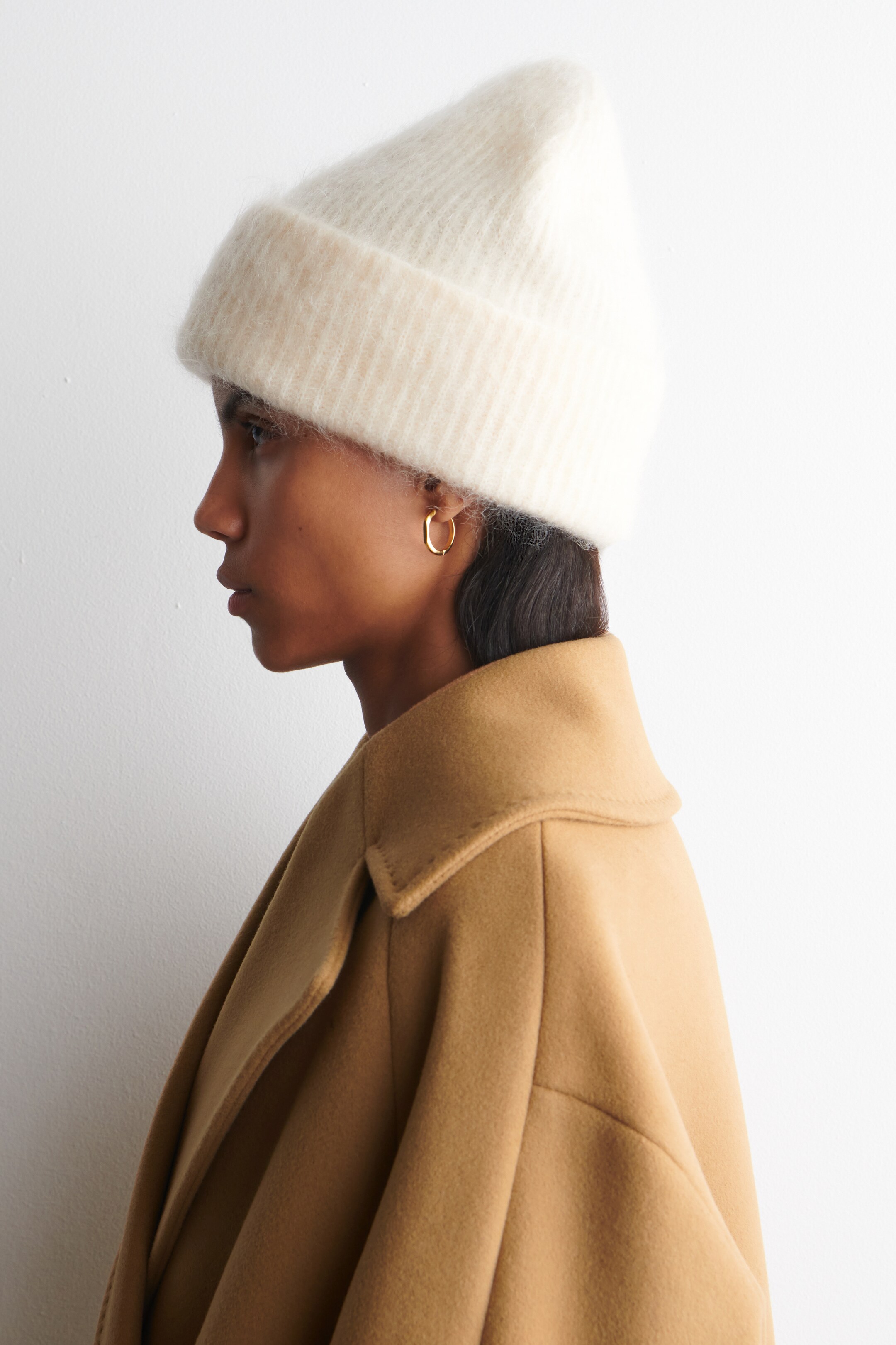 Grotere afbeelding bekijken: GERIBBELDE MOHAIR MUTS - CREME - DAMES | H&M BE 2