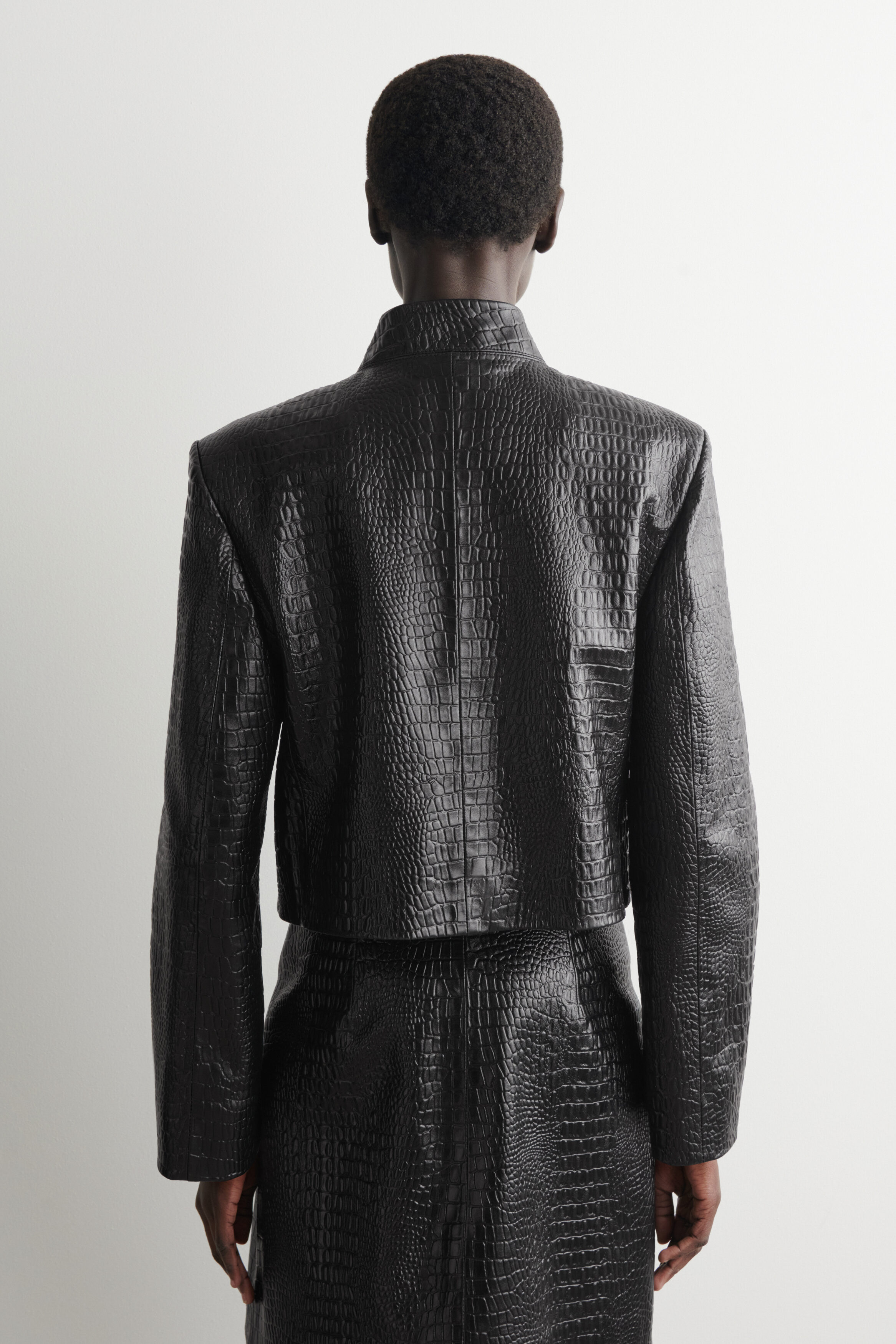 CROPPED CROC-EFFECT LEATHER BLAZER - BLACK | COS US