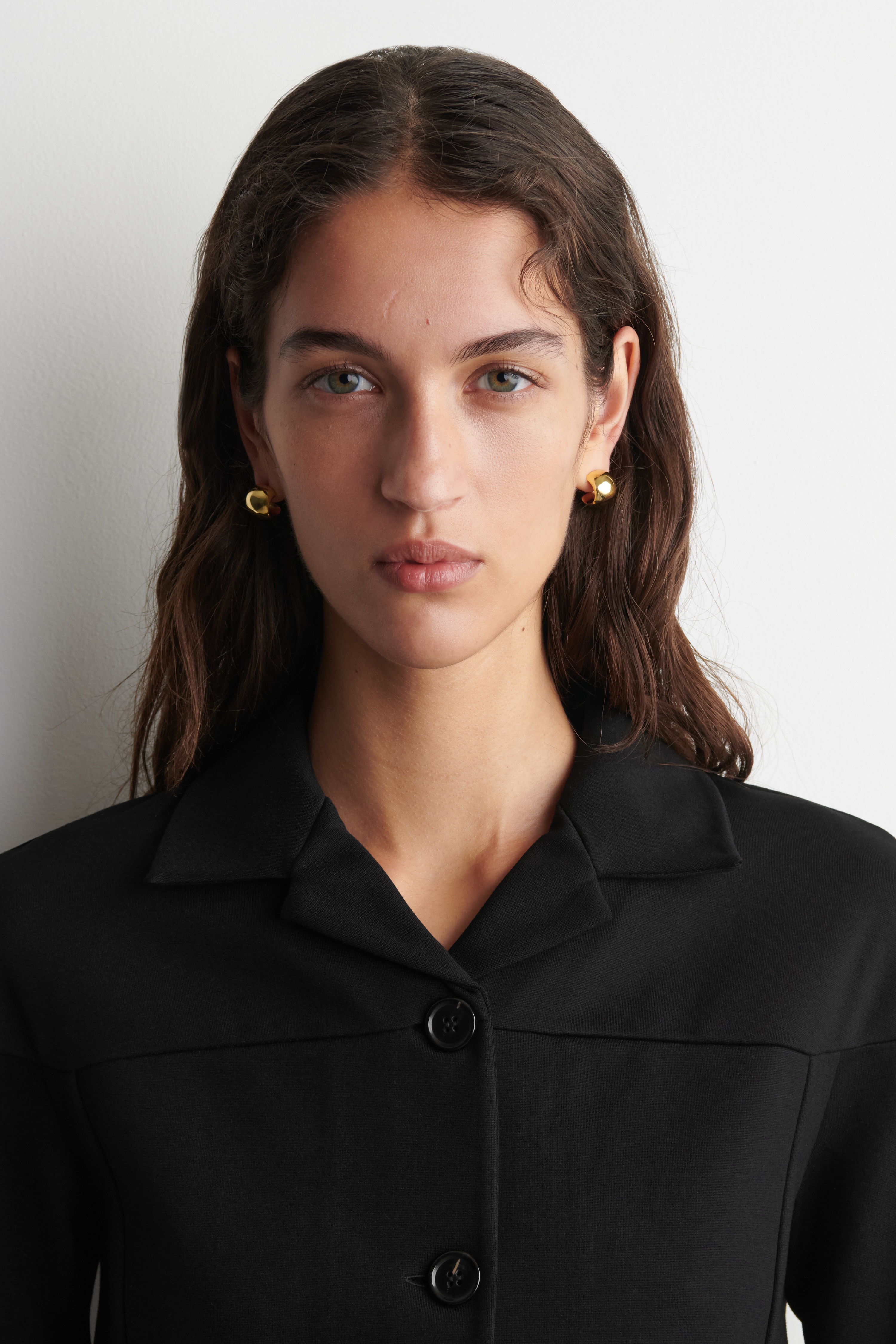 HALFRONDE OORBELLEN - GOUD/BRUIN