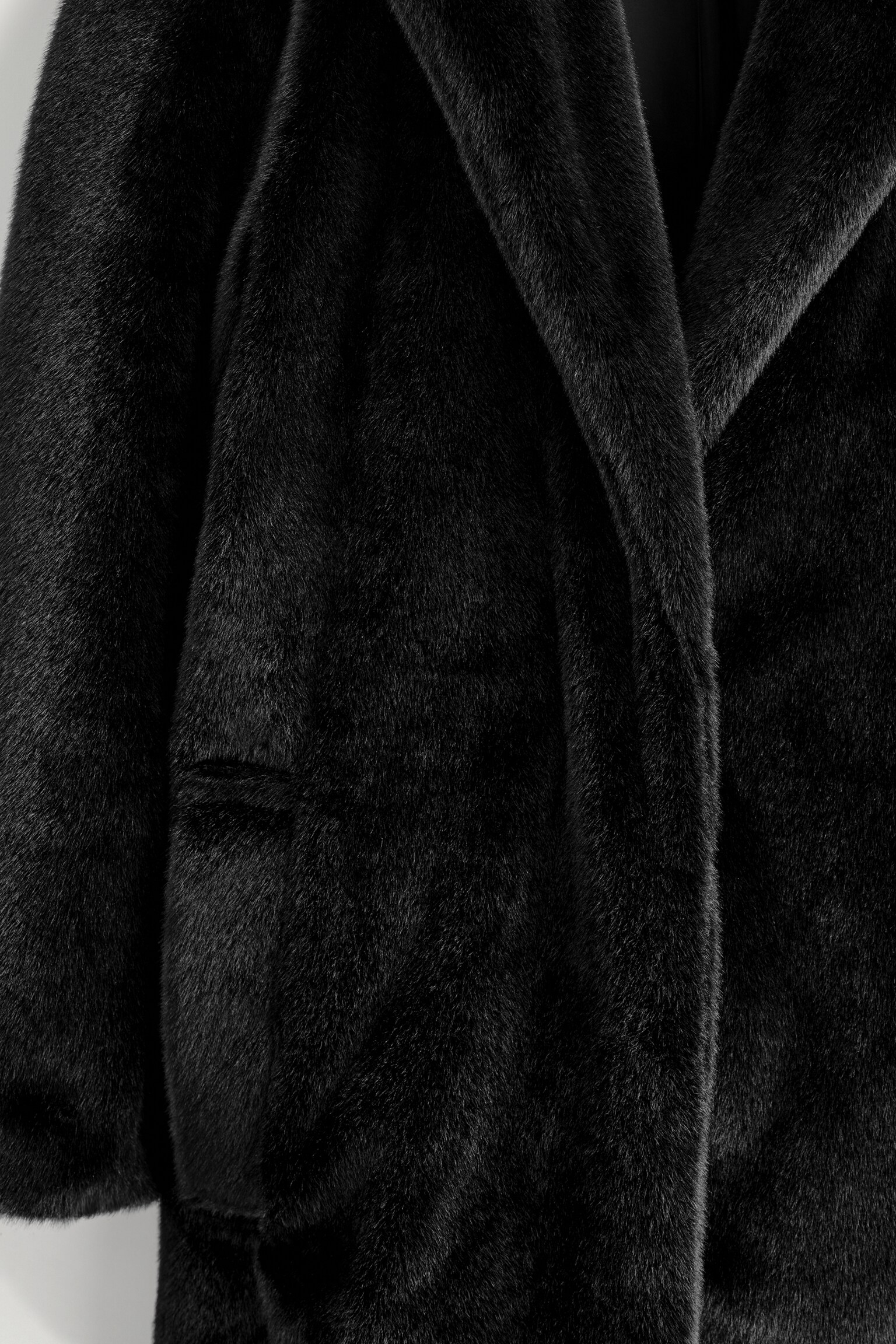 PALTON LUNG CU EFECT DE BLANĂ - NEGRU - 4