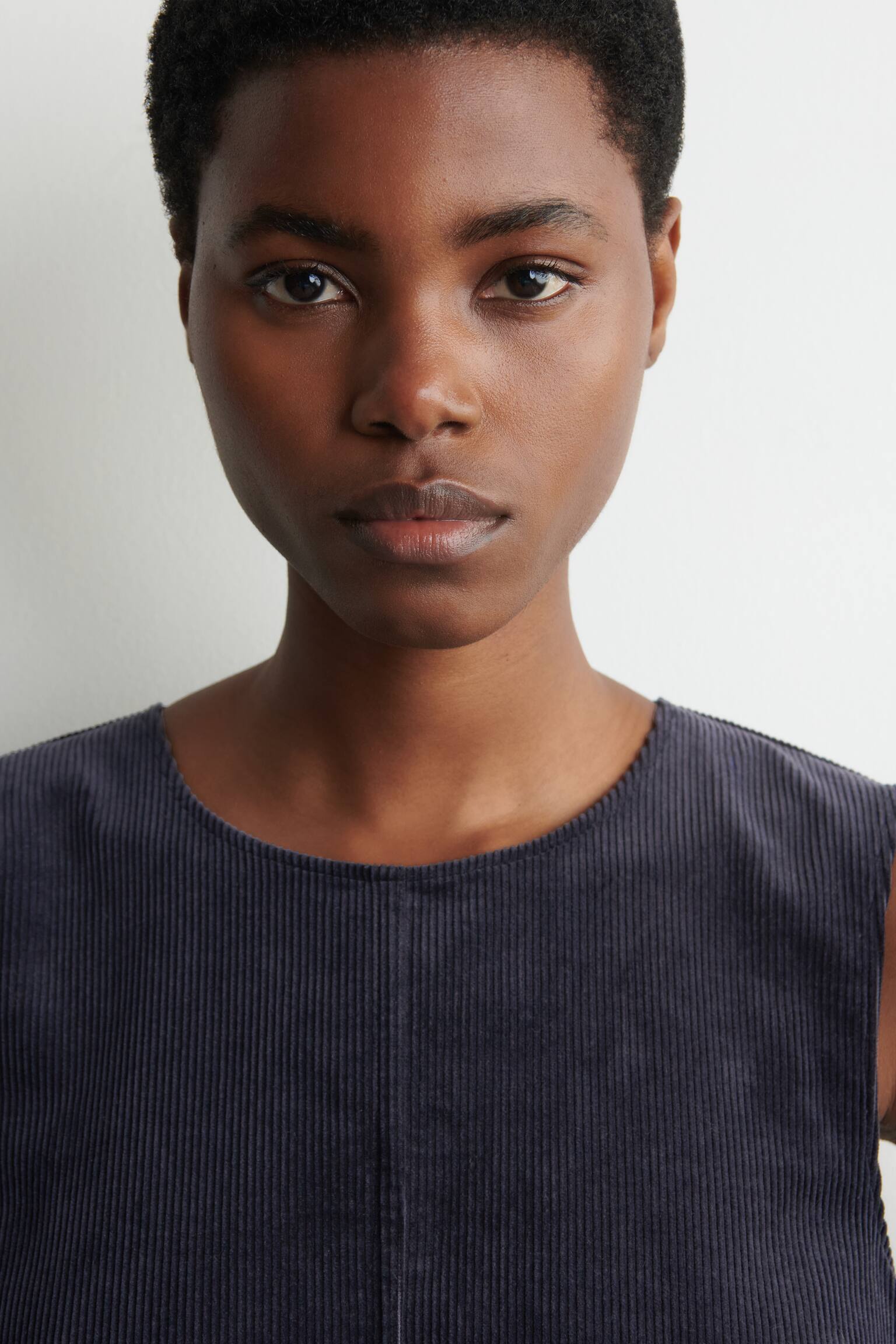 שמלת קורדרוי מידי בגזרת A - כחול נייבי - 5