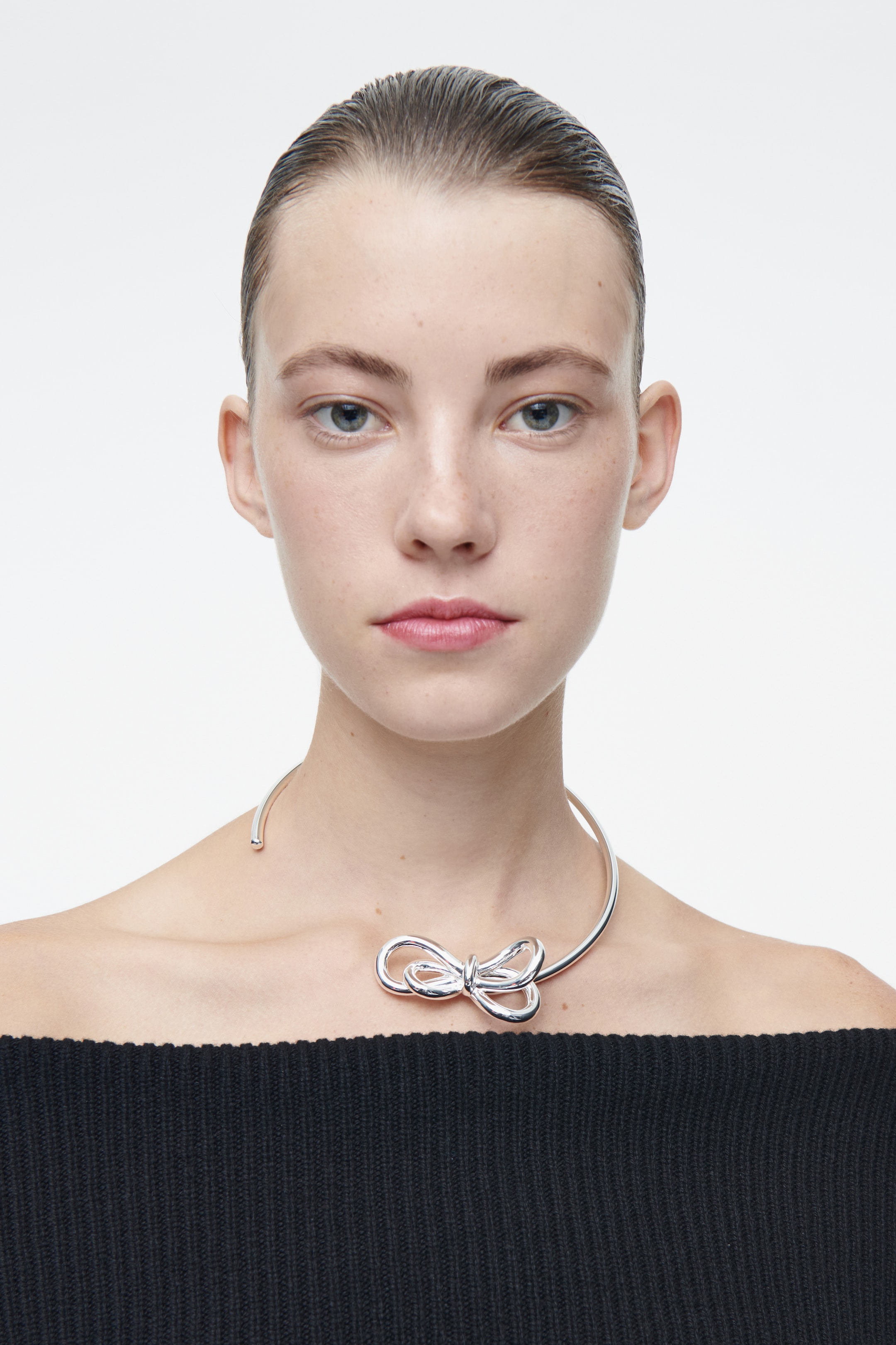 Visa större bild: CHOKER MED ROSETTDETALJ - SILVER - DAM | H&M SE 1