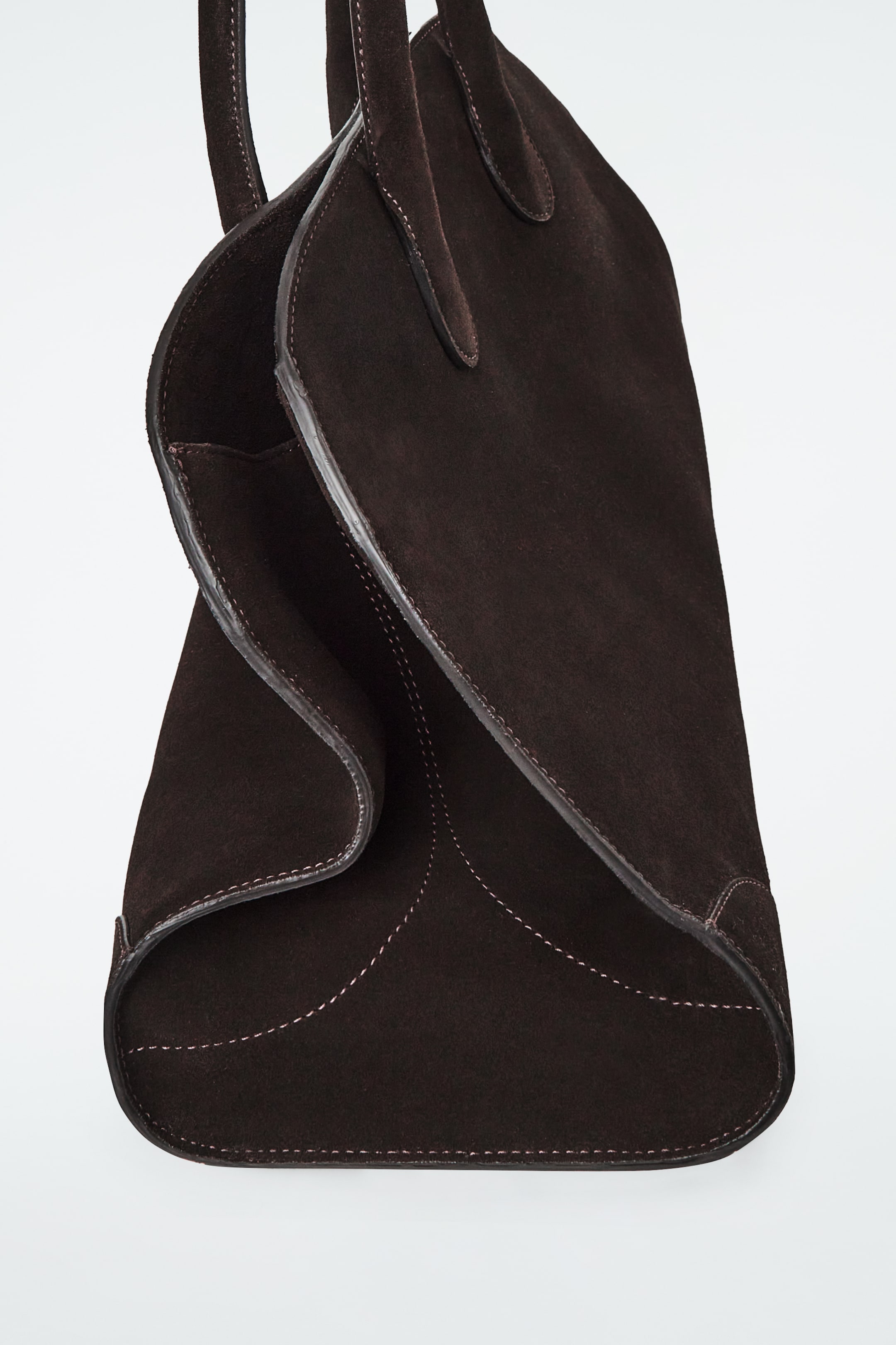 Grösseres Bild ansehen: STUDIO BOWLINGTASCHE - LEDER - DUNKELBRAUNES VELOURSLEDER - DAMEN | H&M CH 6