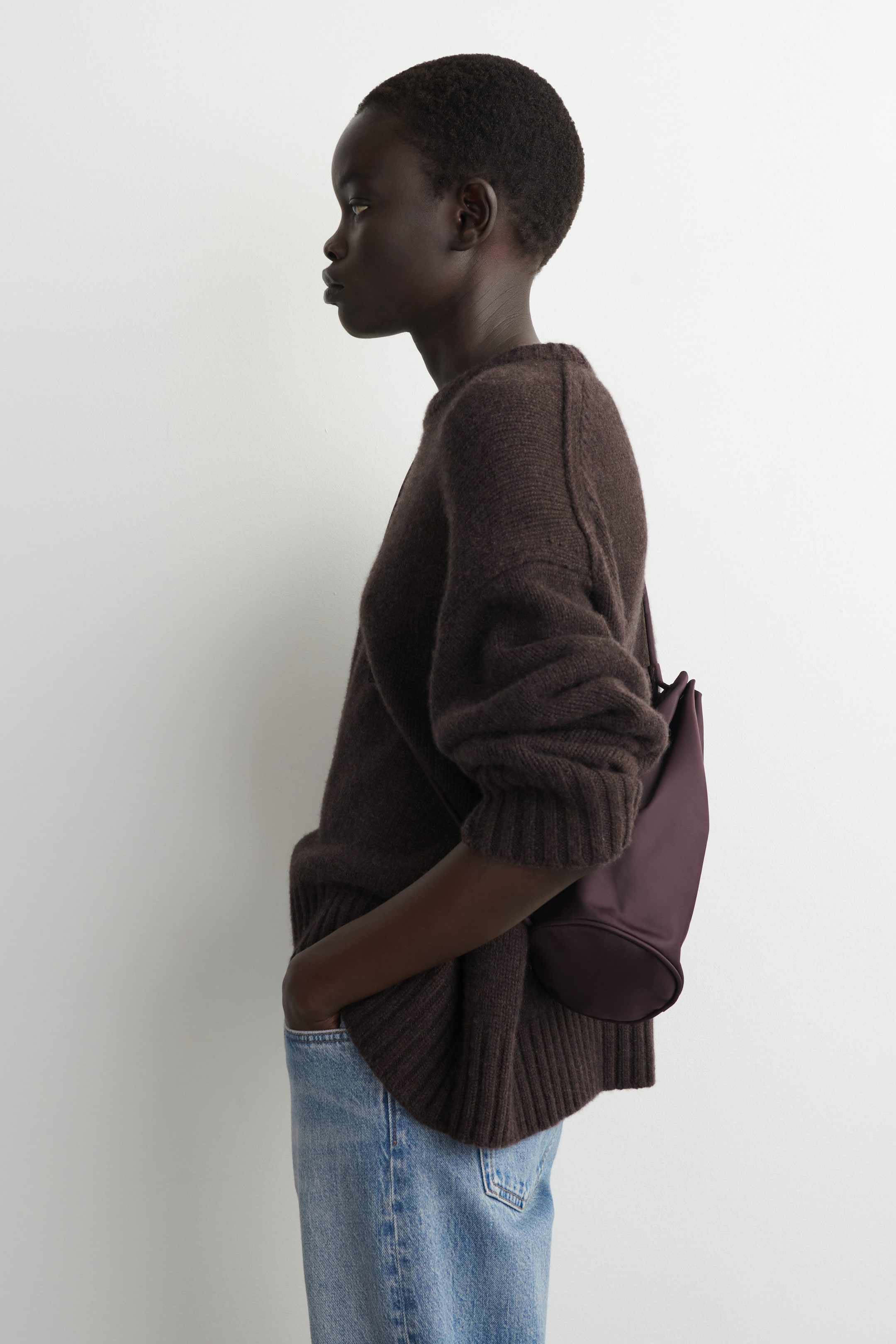 DRAWSTRING CROSSBODY BAG - NYLON