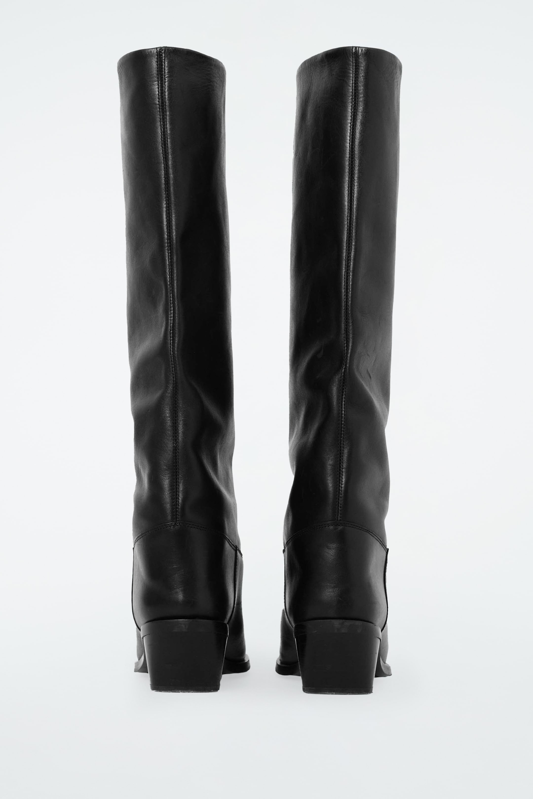 Visa större bild: KNÄHÖGA COWBOYBOOTS I LÄDER - SVART - DAM | H&M SE 4
