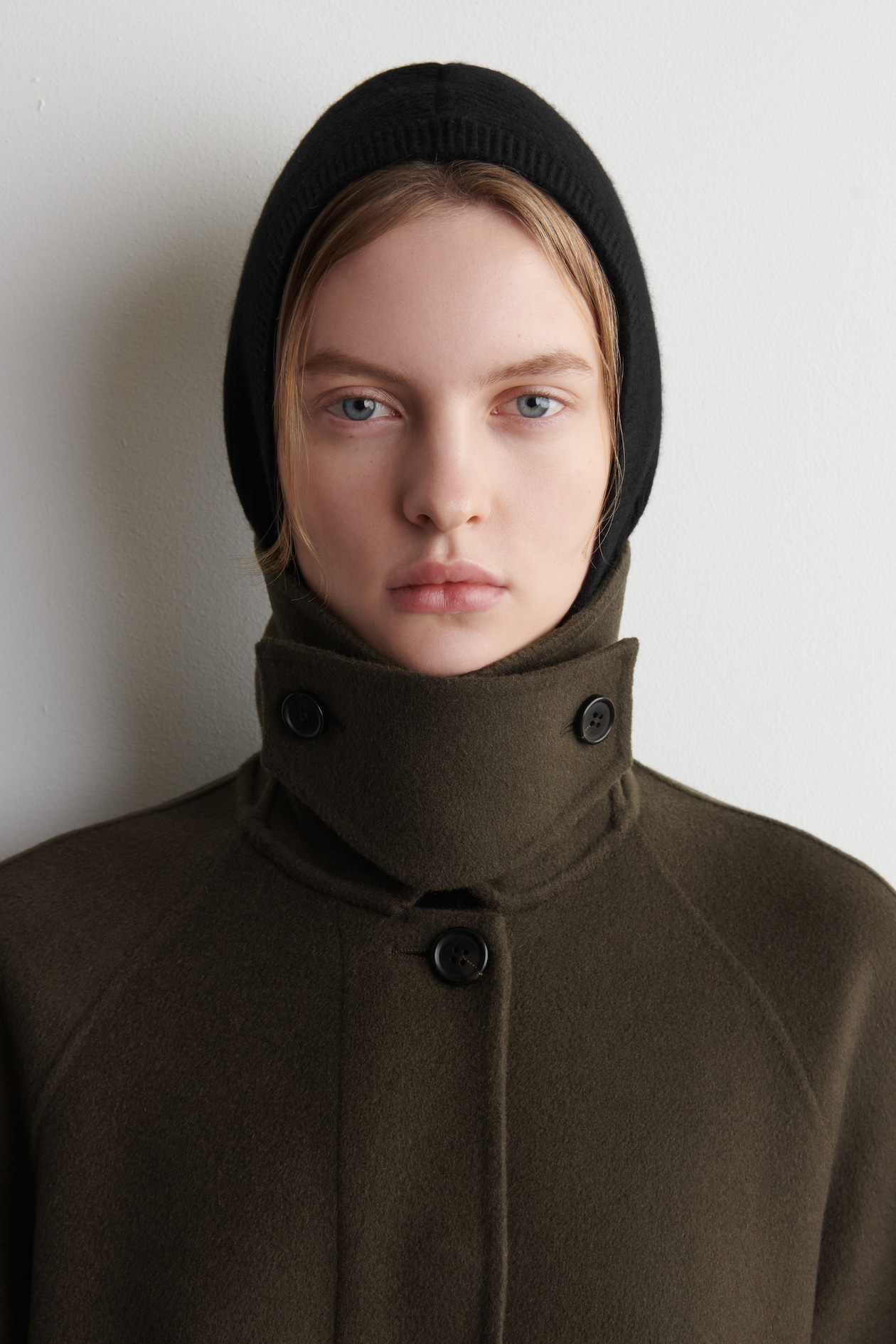RIBBED WOOL-CASHMERE BALACLAVA — BLACK