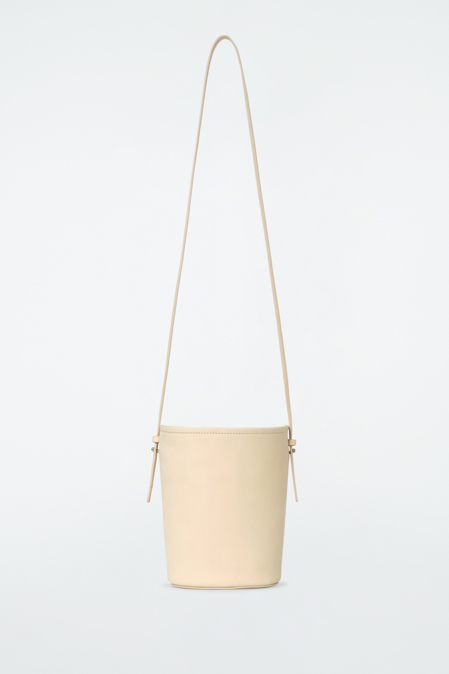 BOLSO BUCKET MINI - NOBUK - MANTEQUILLA - 2