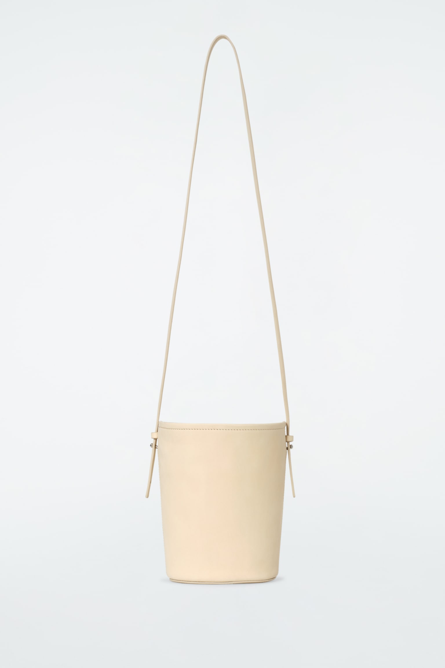 BOLSO BUCKET MINI - NOBUK - MANTEQUILLA - 2
