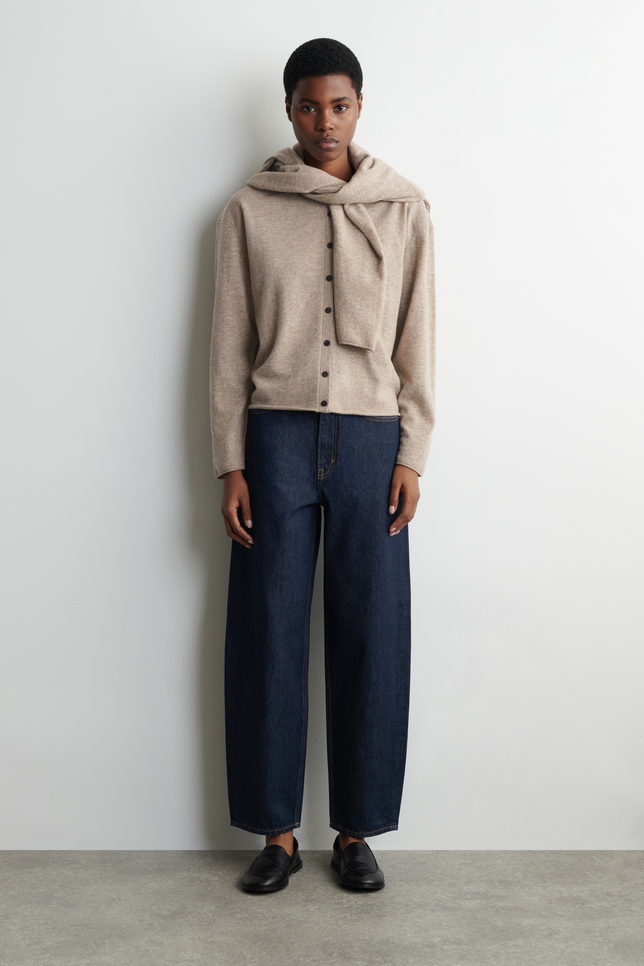 Grösseres Bild ansehen: ARCH SCHMAL ZULAUFENDE JEANS - INDIGOBLAU - DAMEN | H&M CH 1