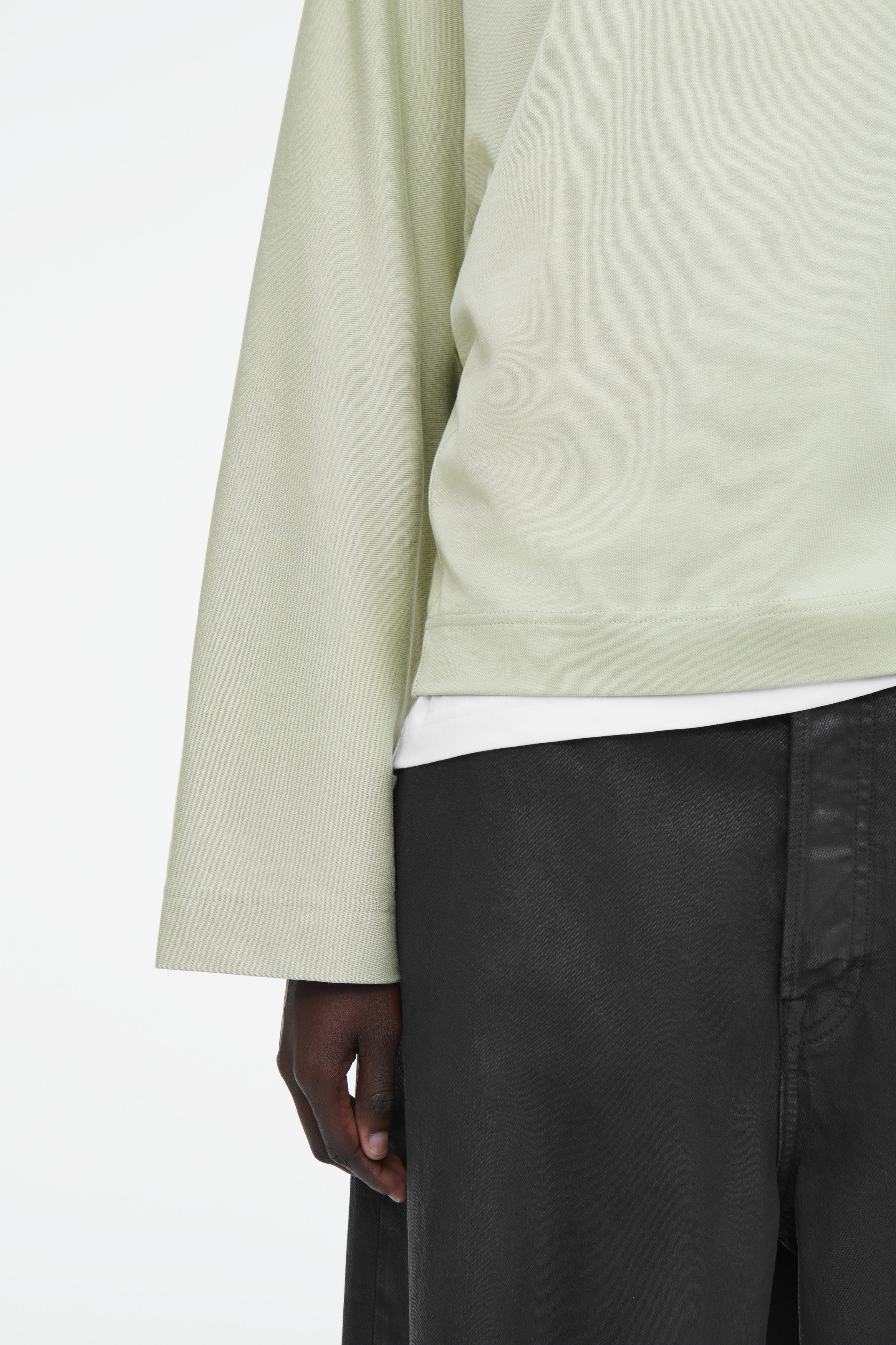 BOXY LONG-SLEEVED T-SHIRT - SAGE GREEN | COS