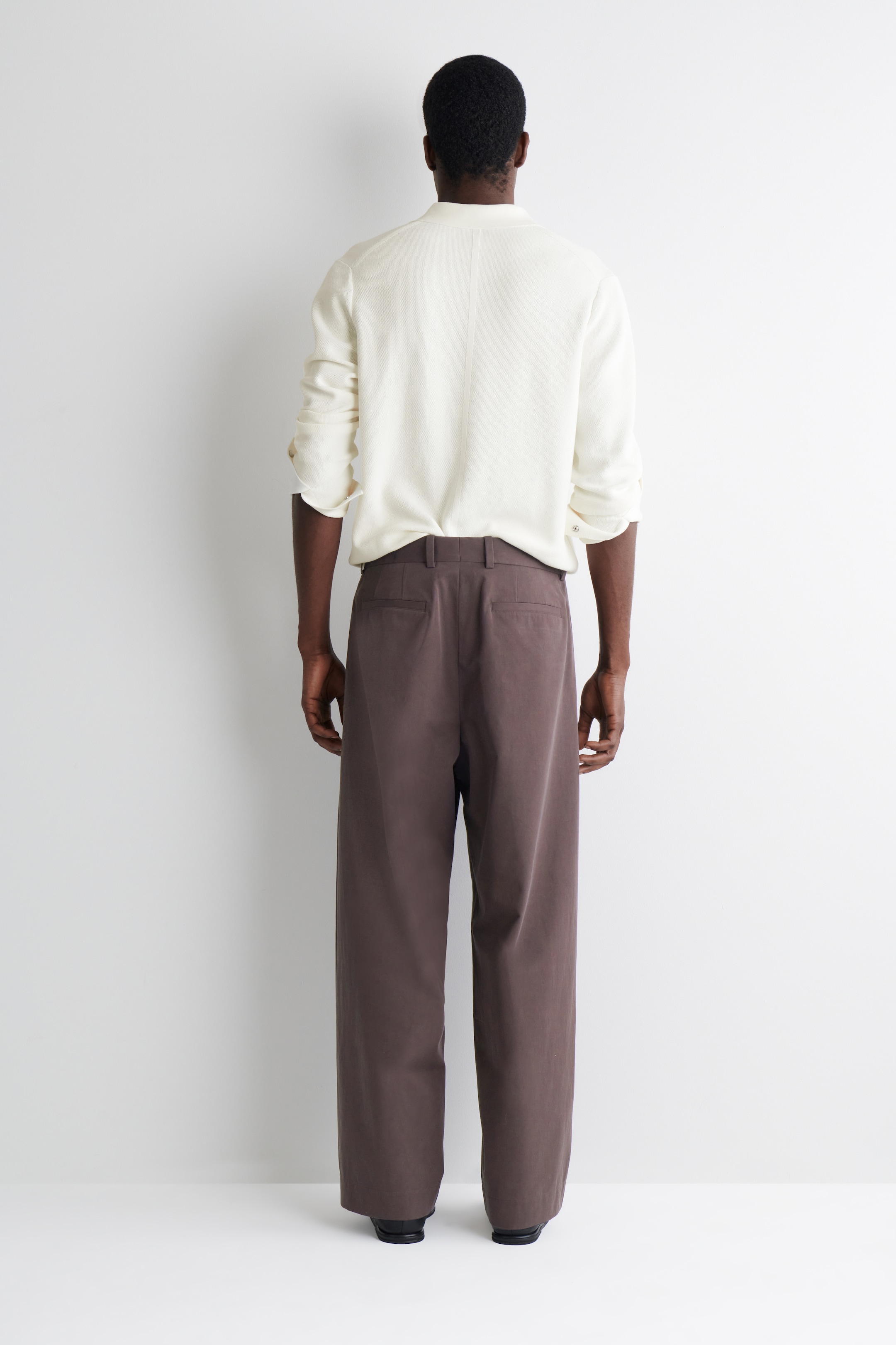 Visualizza immagine più grande: PANTALONI IN COTONE A GAMBA LARGA CON PIEGHE - MARRONE SCURO - UOMO | H&M IT 5