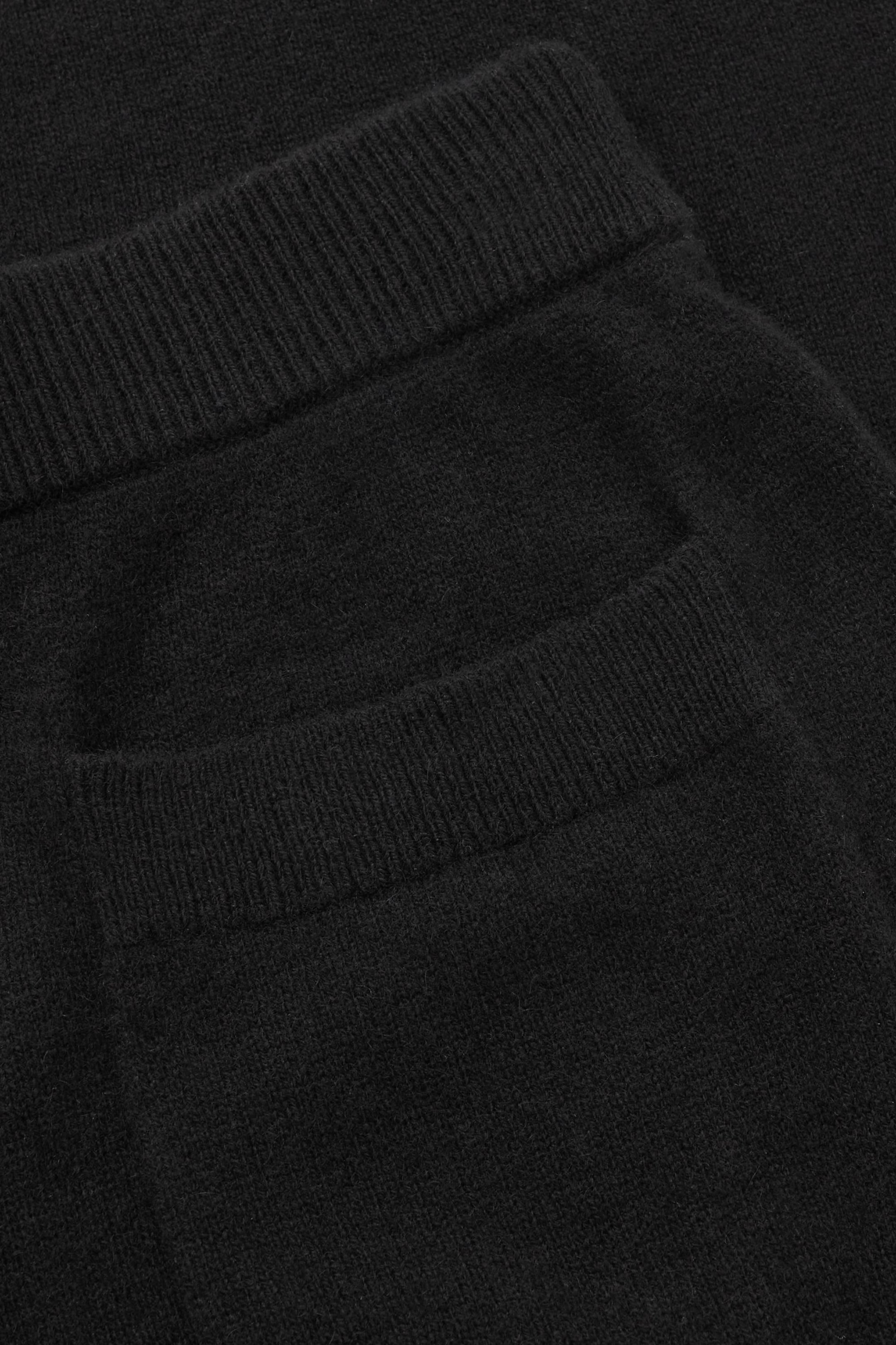 StillMedia/DescriptiveDetail