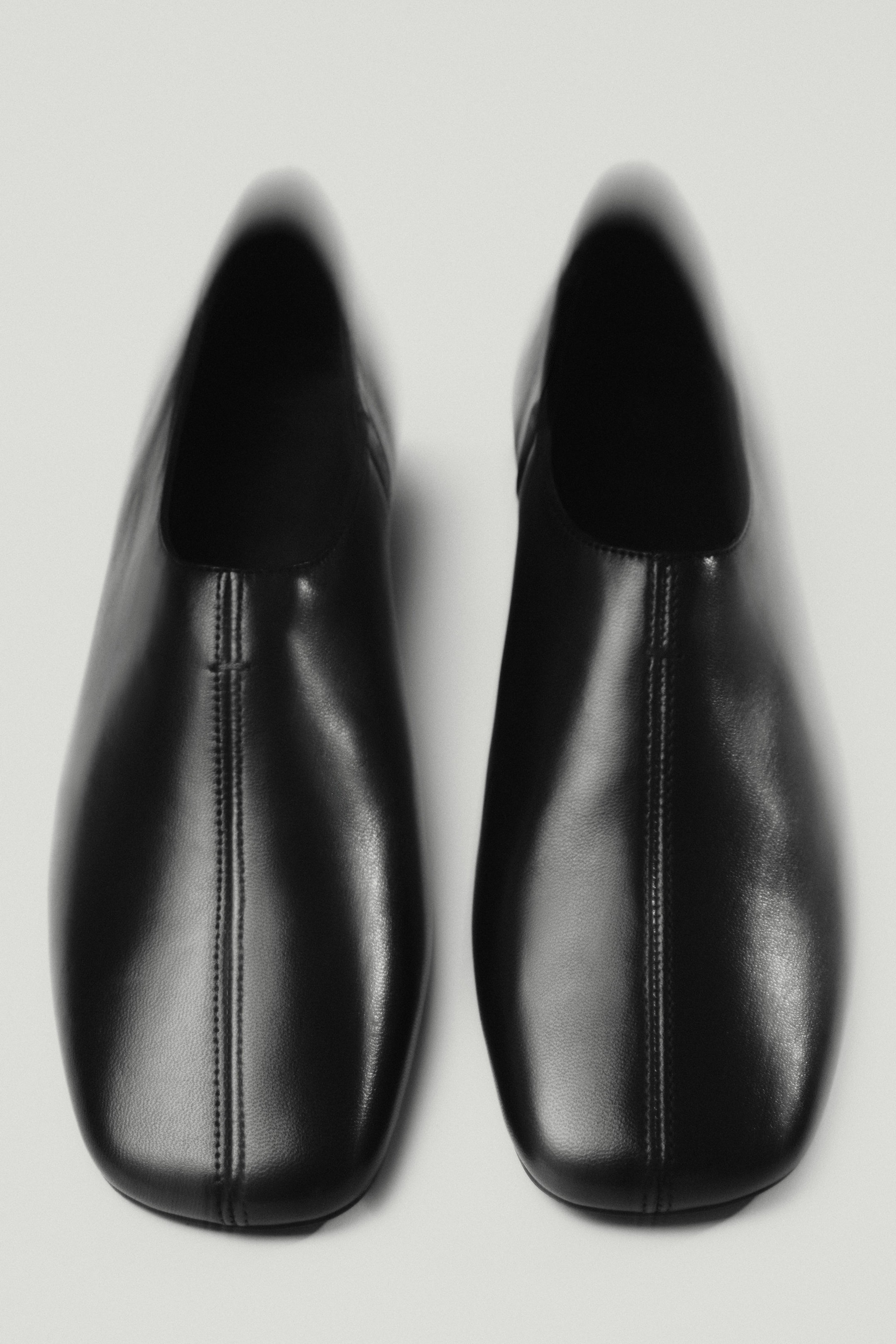 SQUARE-TOE LEATHER HEELED SHOES