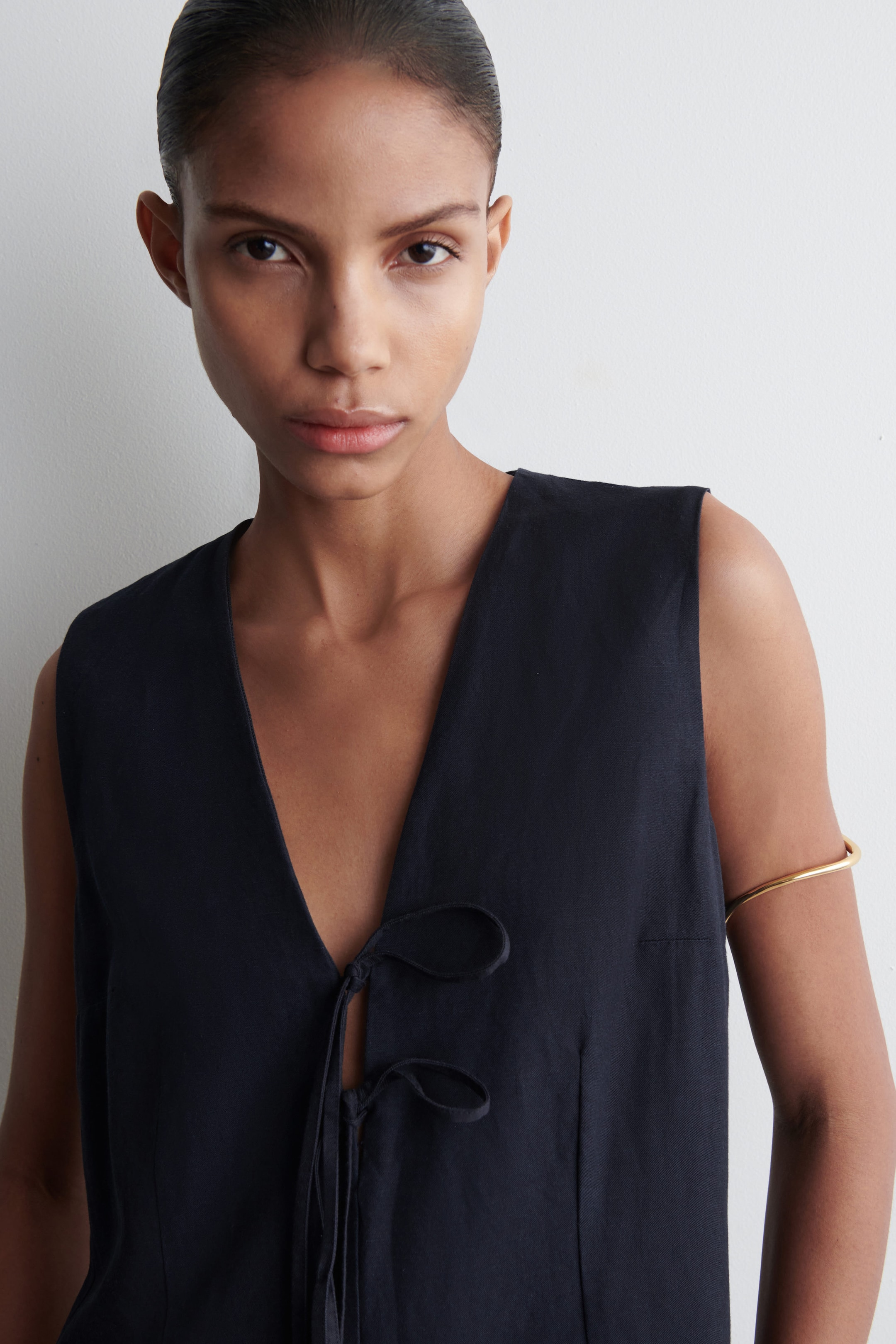 LINENBLEND TIEFRONT MIDI DRESS