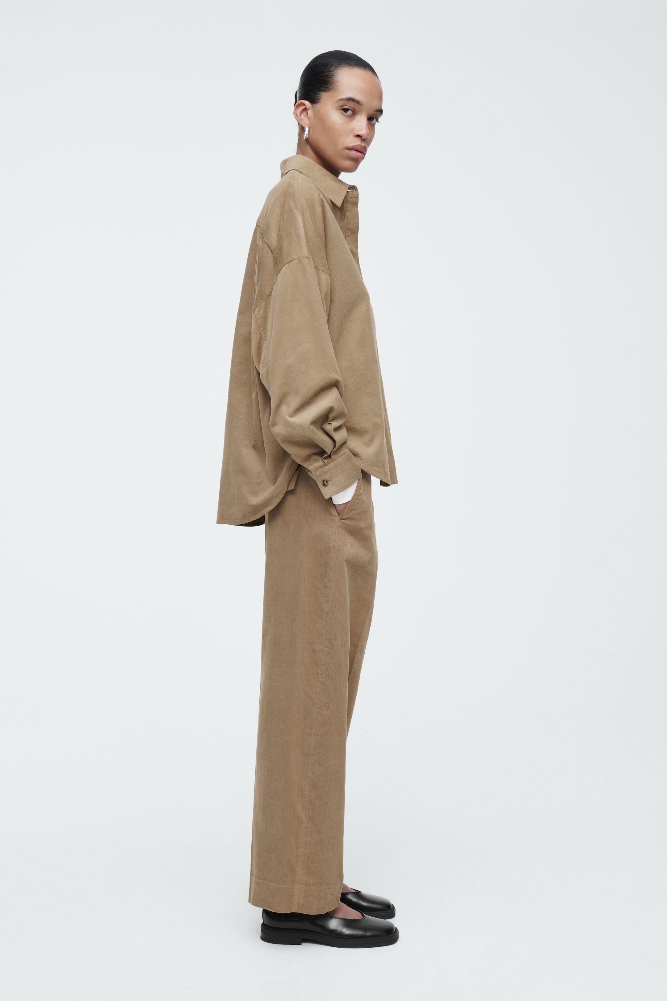 RELAXED CORDUROY HALF-PLACKET SHIRT