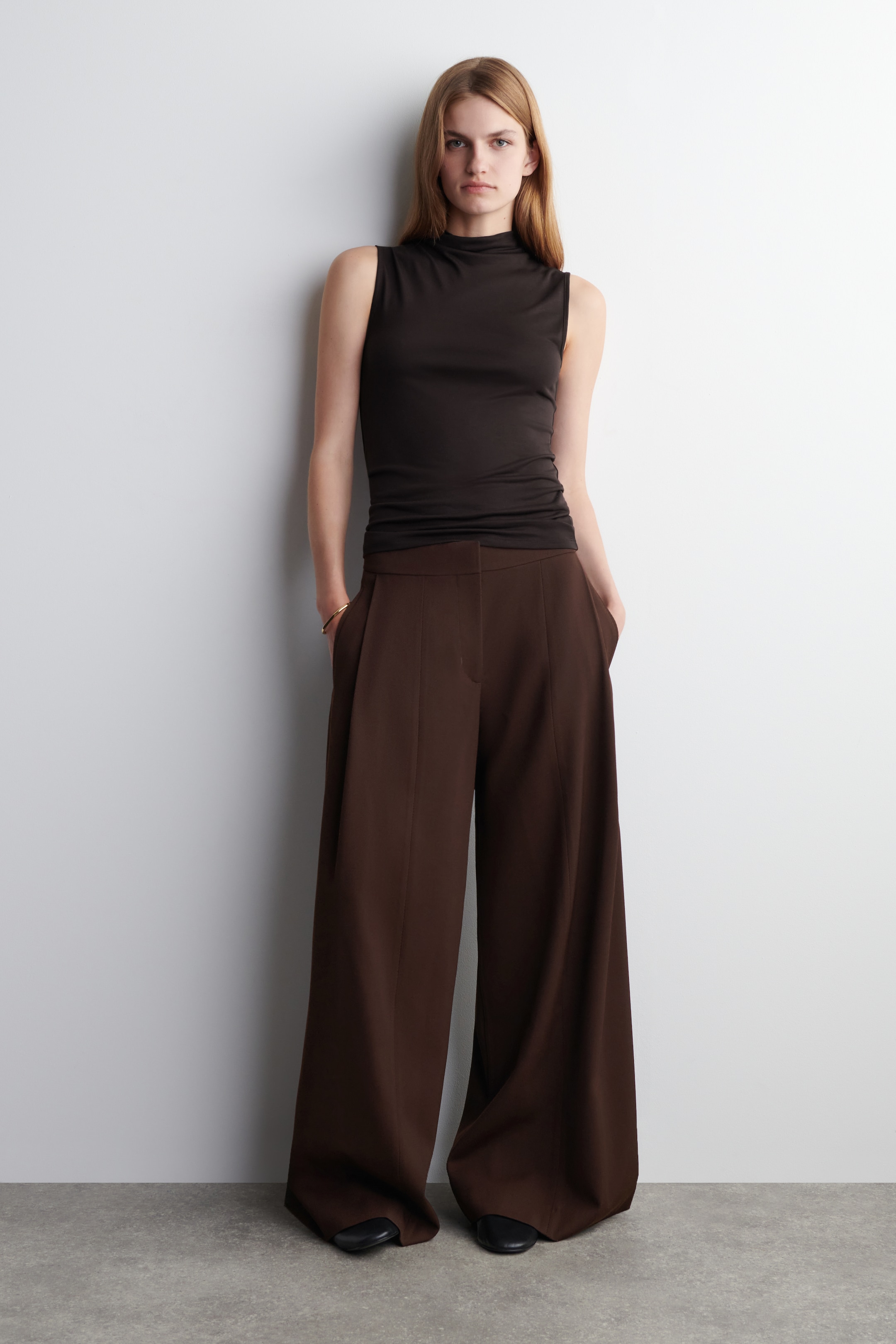 Ingrandisci l'immagine: RELAXED WOOL-BLEND WIDE-LEG TROUSERS - BURGUNDY - DONNA | H&M CH 1