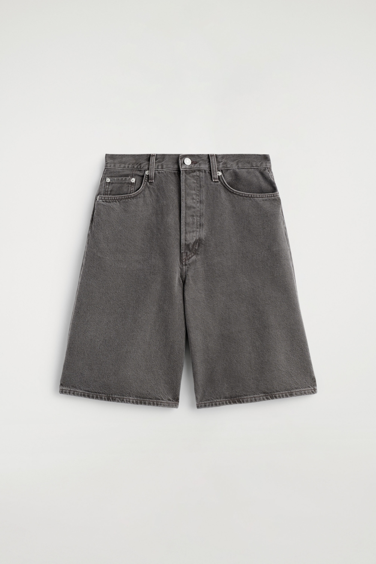 KNEE-LENGTH DENIM SHORTS — DARK BROWN