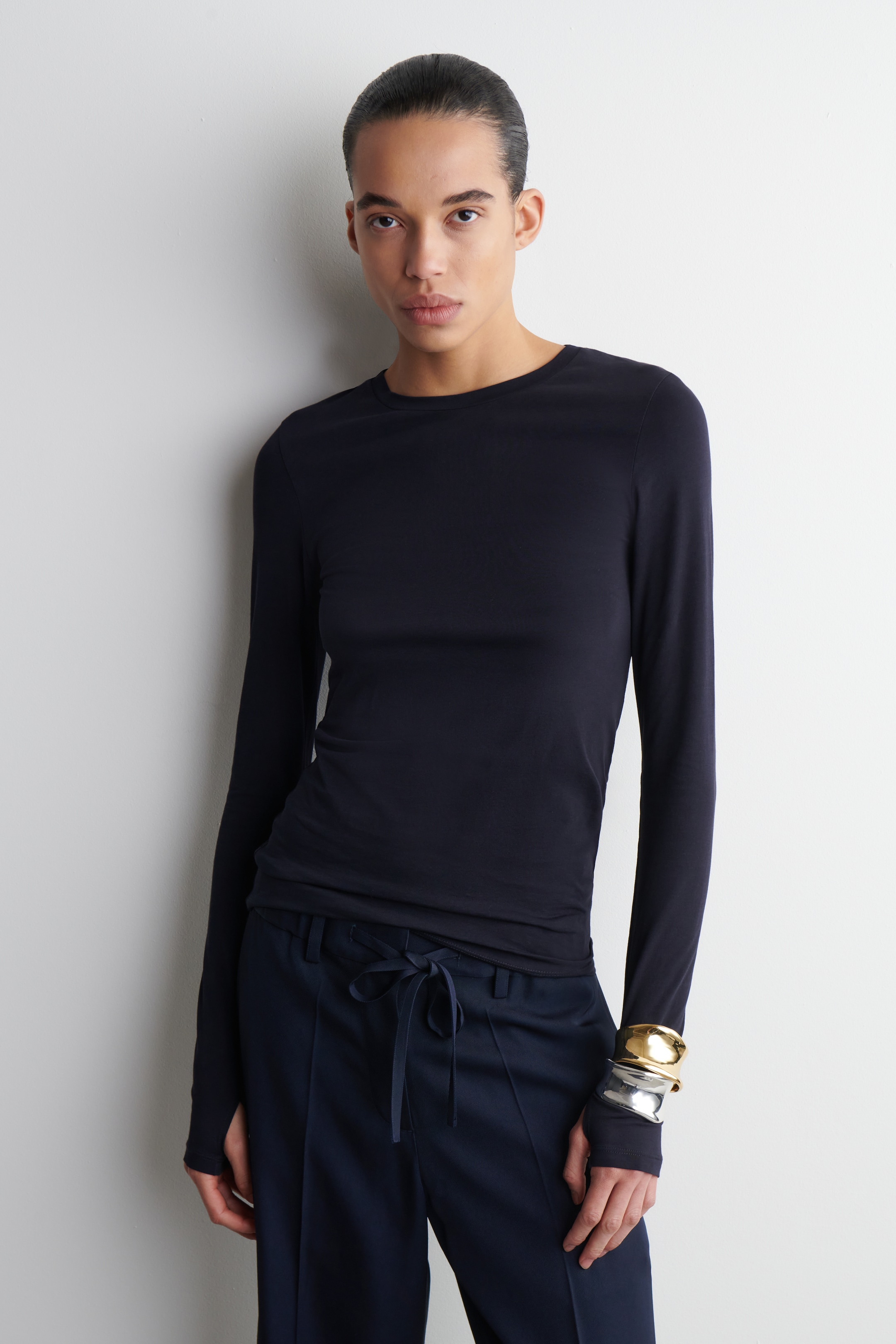View larger image: SLIM LIGHTWEIGHT LONG-SLEEVED TOP - NAVY - Ladies | H&M GB 1