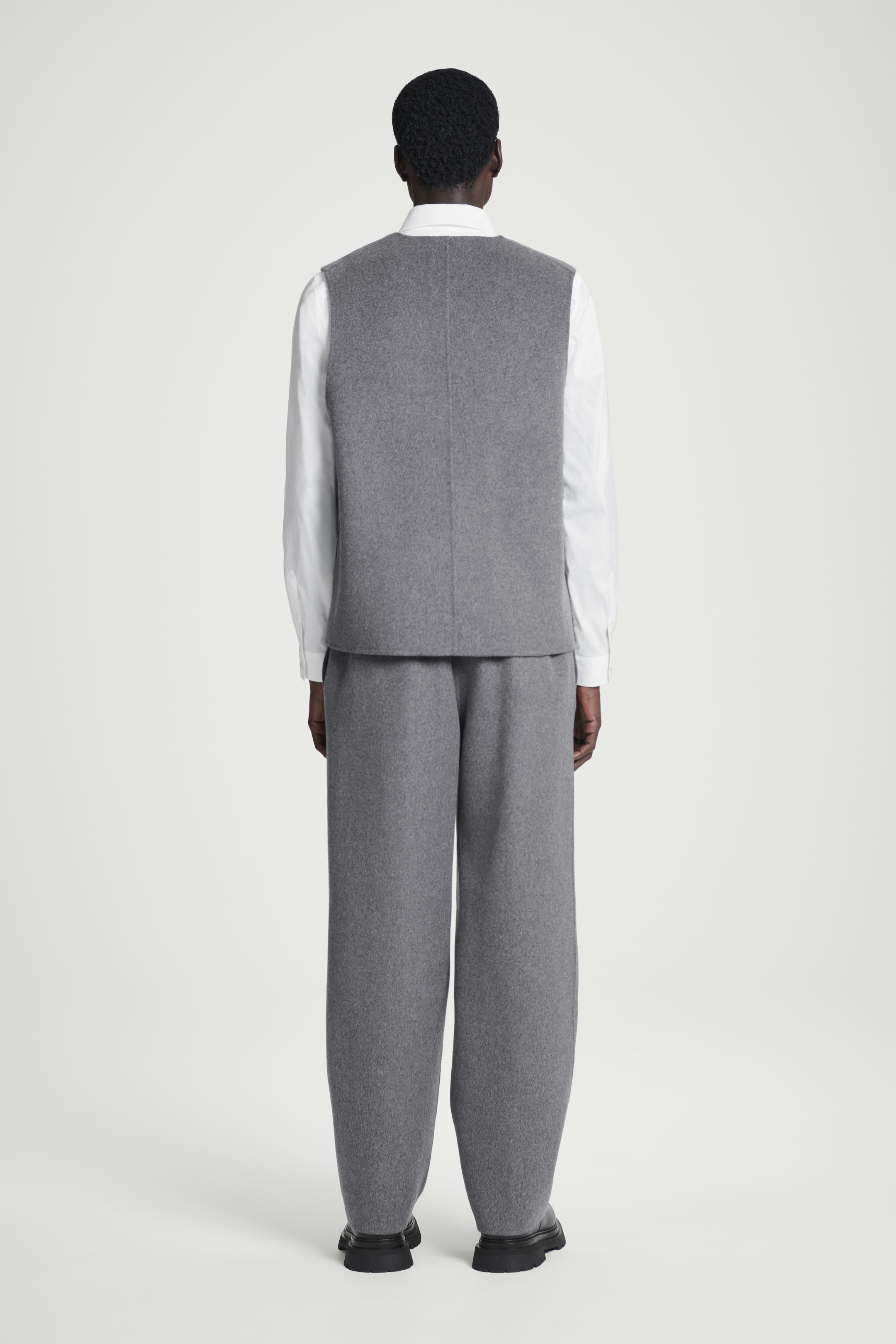 Agrandir l'image: PANTALON DROIT EN LAINE DOUBLE FACE - GRIS - HOMME | H&M CH 5