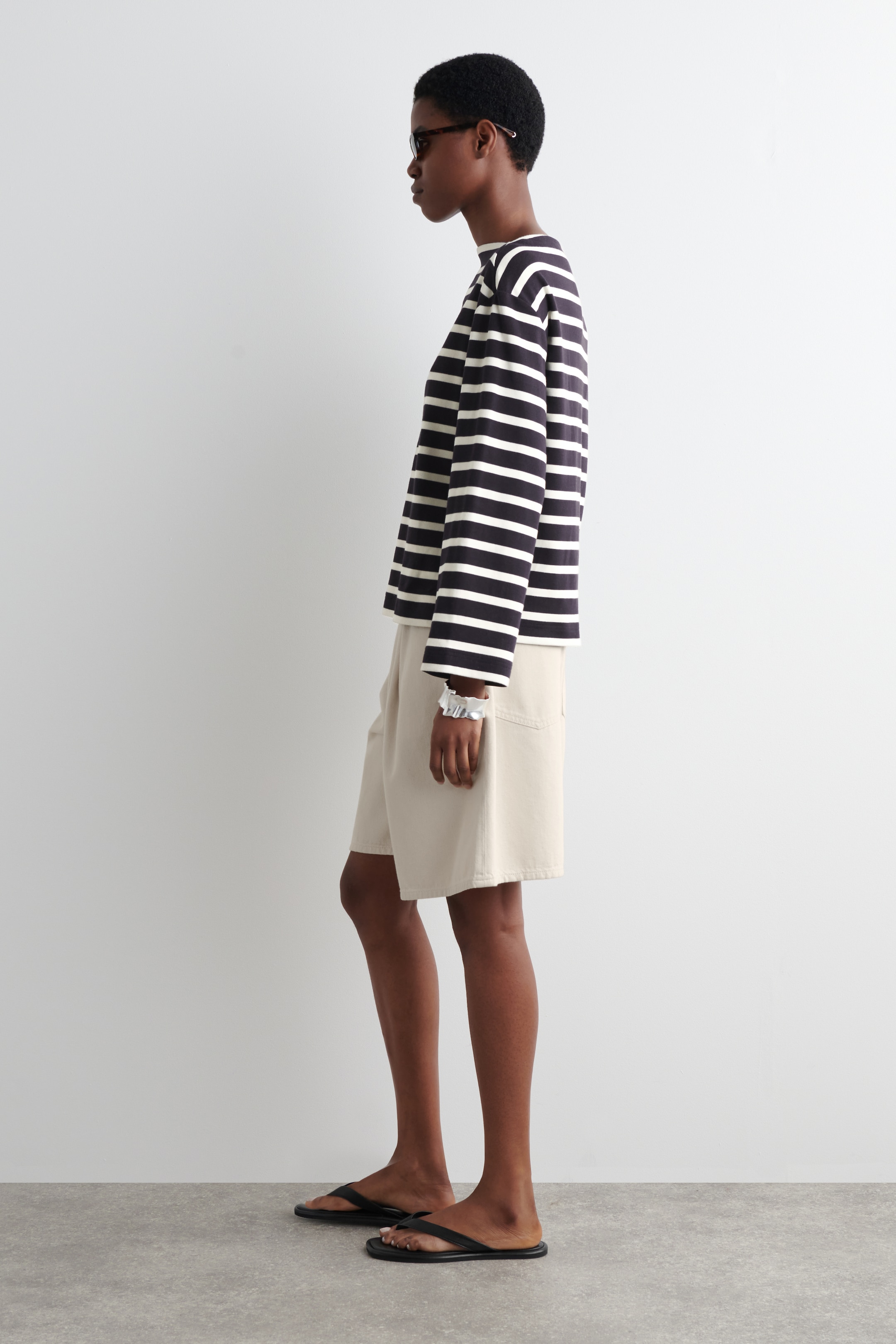 Grotere afbeelding bekijken: GESTREEPTE BOOTHALS TOP - MARINE / GESTREEPT - DAMES | H&M NL 3